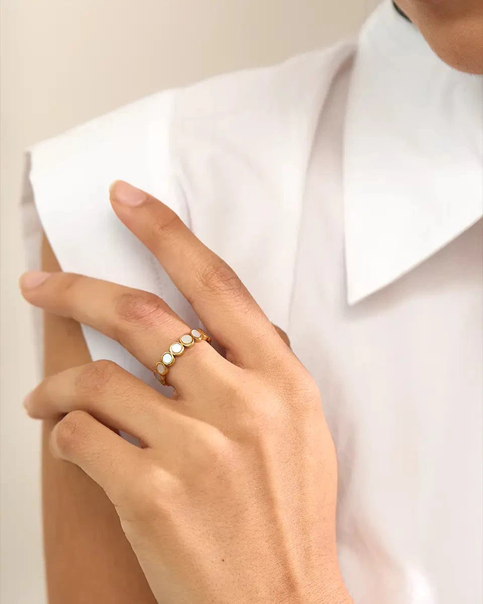 Anel Feminino JUVICI em Ouro 18k