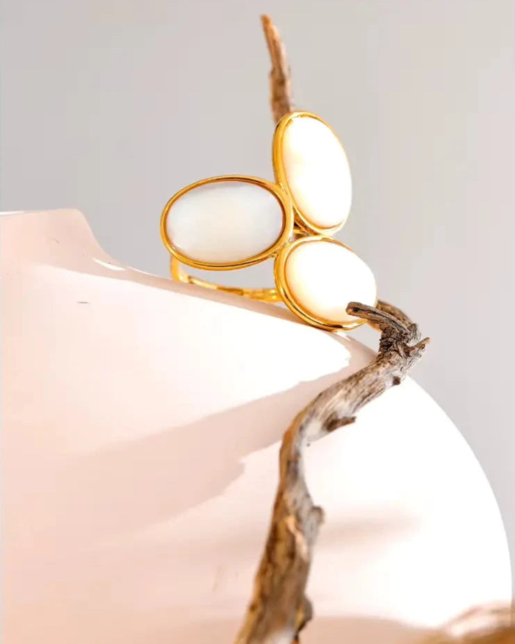 Anel Feminino JUVICI em Ouro 18k