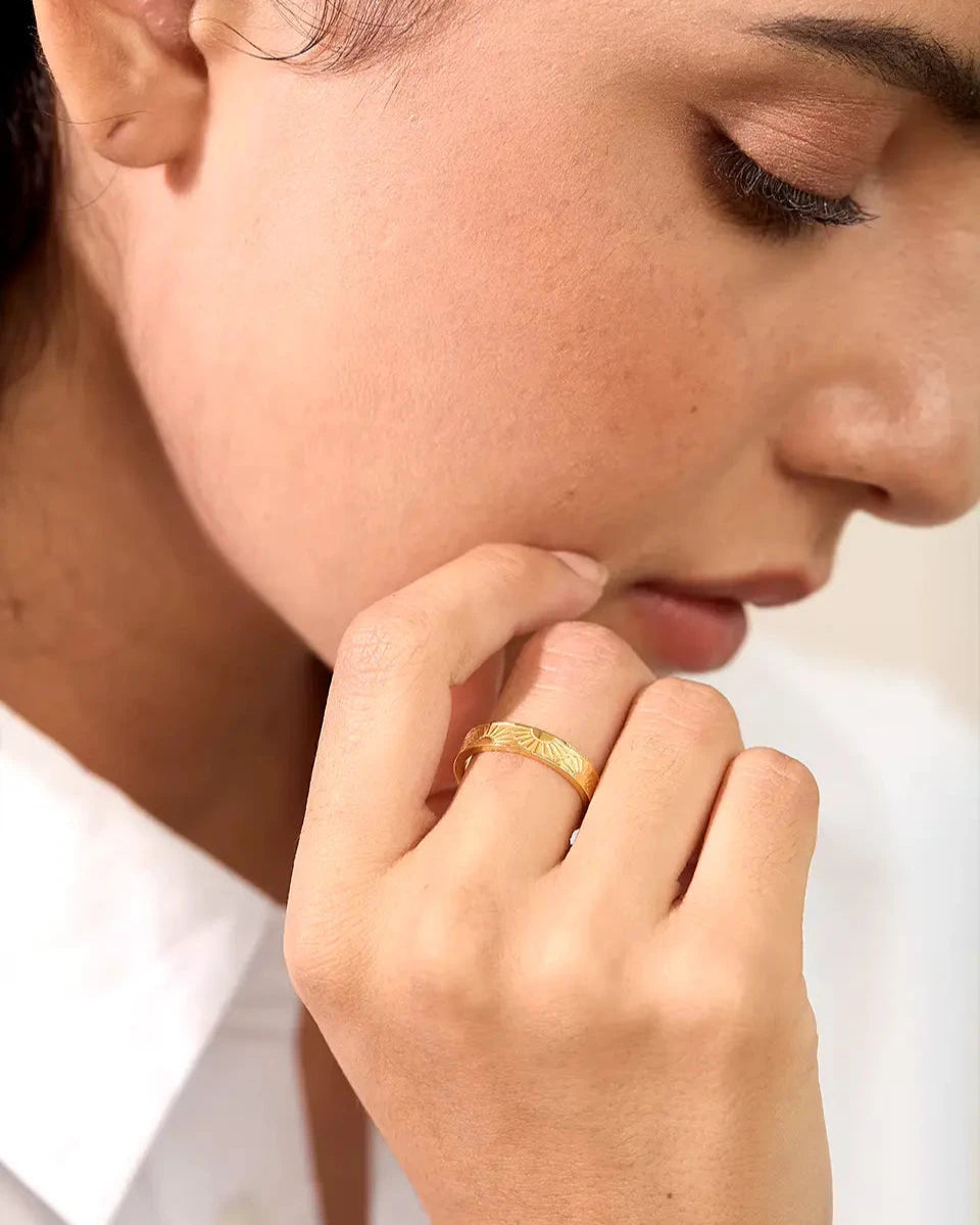 Anel Feminino JUVICI em Ouro 18k
