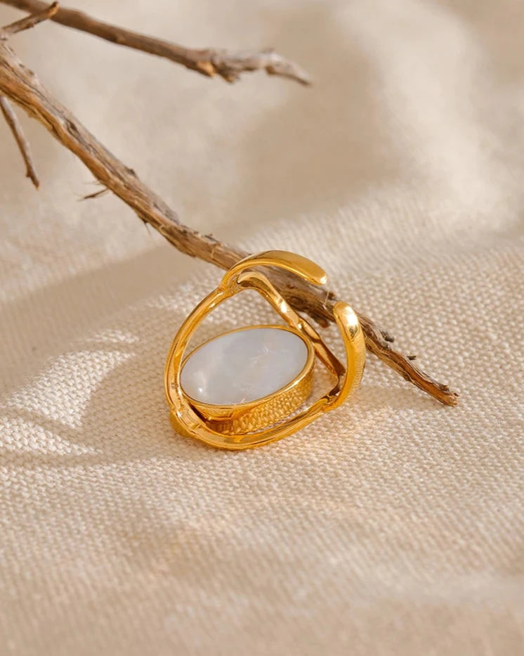 Anel_Feminino_JUVICI_Grande_Concha_Natural_em_Ouro_18k 