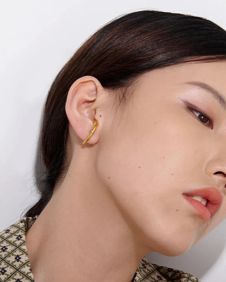 Brinco Stud Meio Cuff 