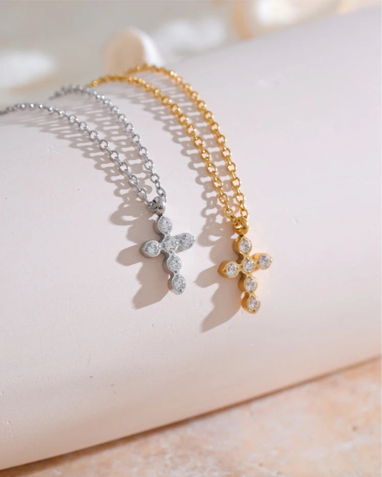 Colar Crucifixo Tennis Zircônia