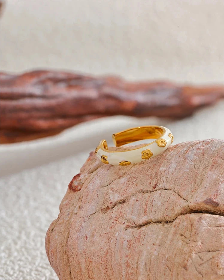 Anel Flor de Sol Esmalte Branco