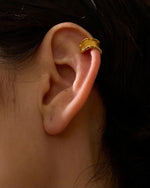 Carregar imagem na visualização da galeria, Ear Cuff Wide Texturizado
