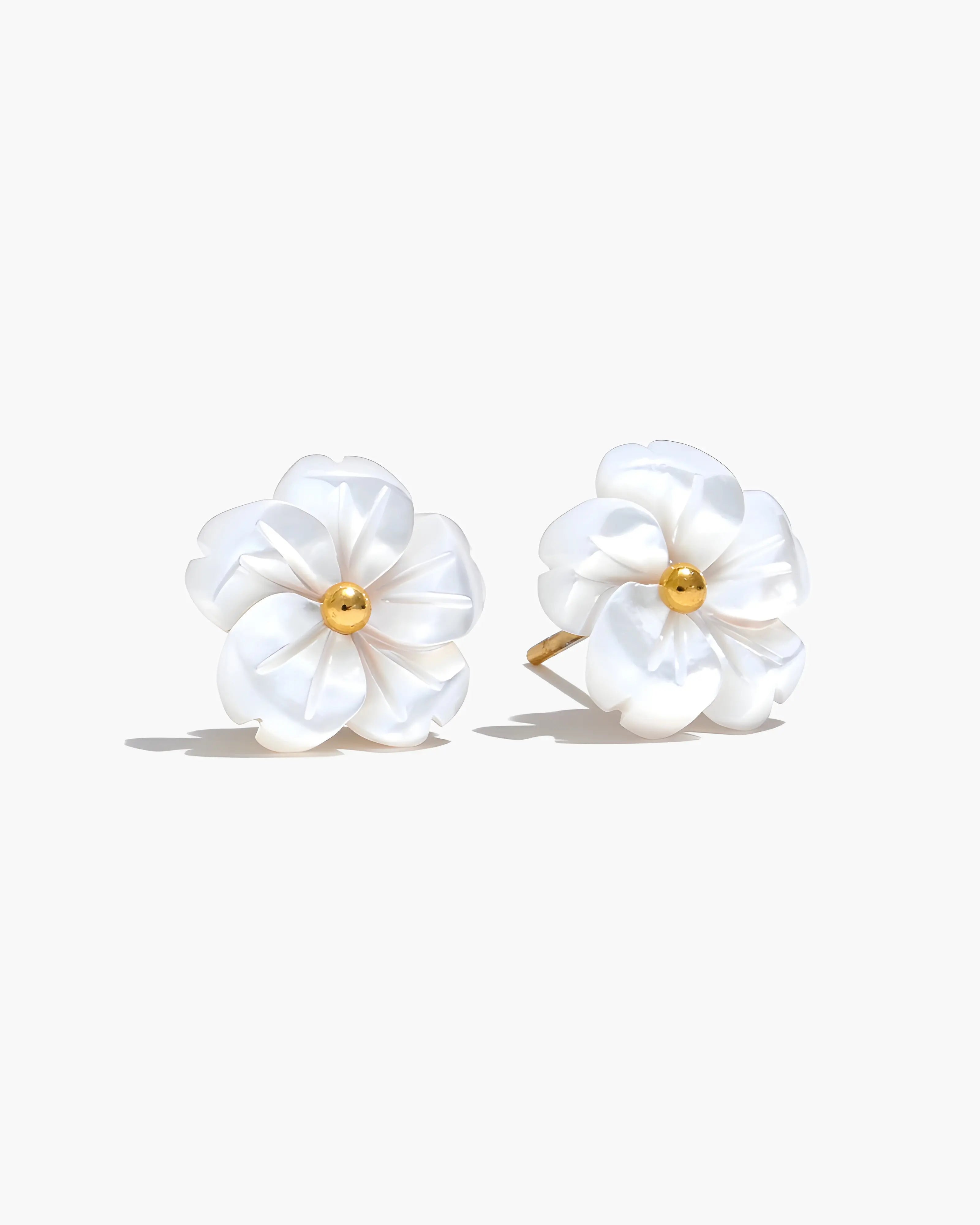 Brinco Flor Concha Natural