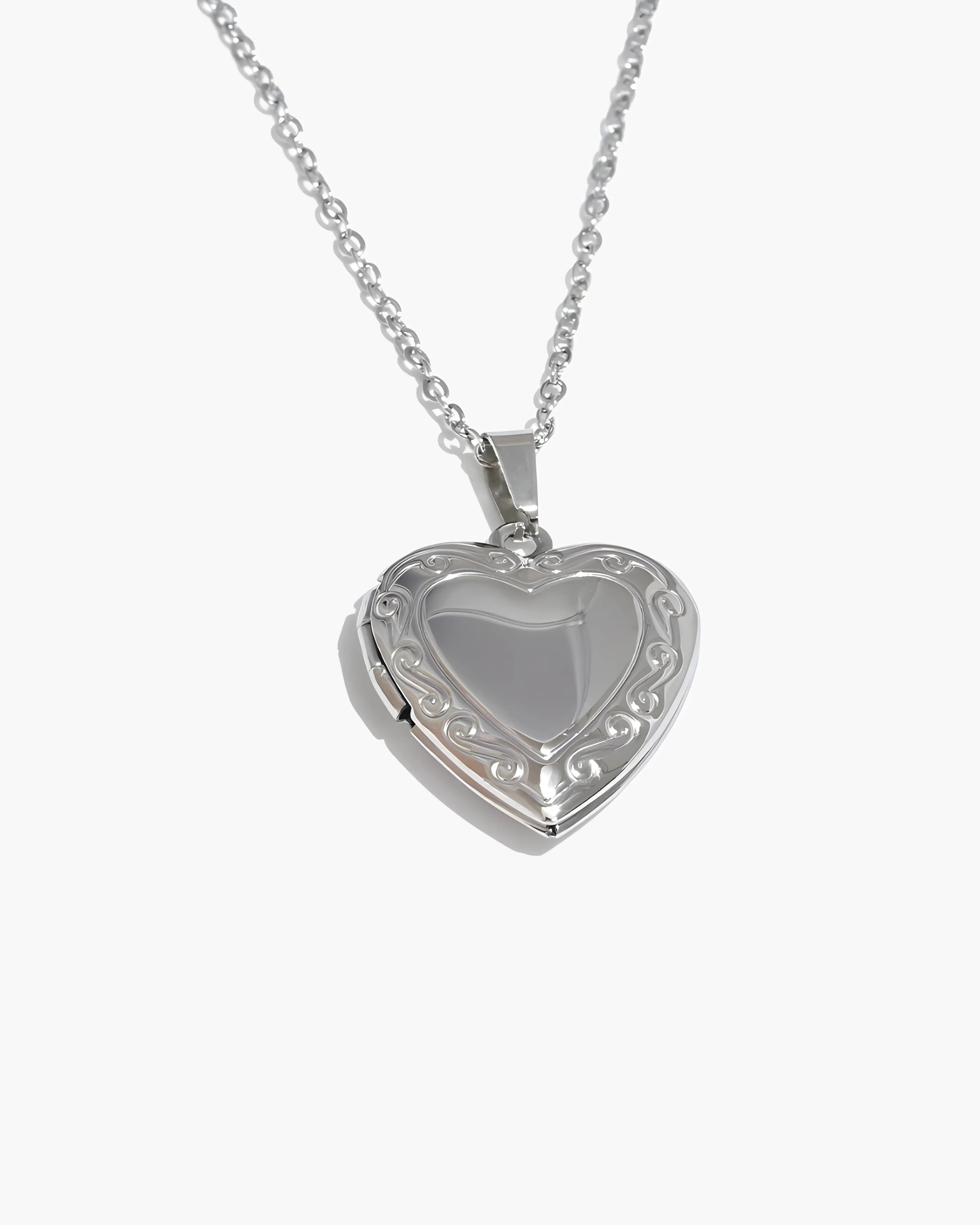 Colar Medalhão de Coração