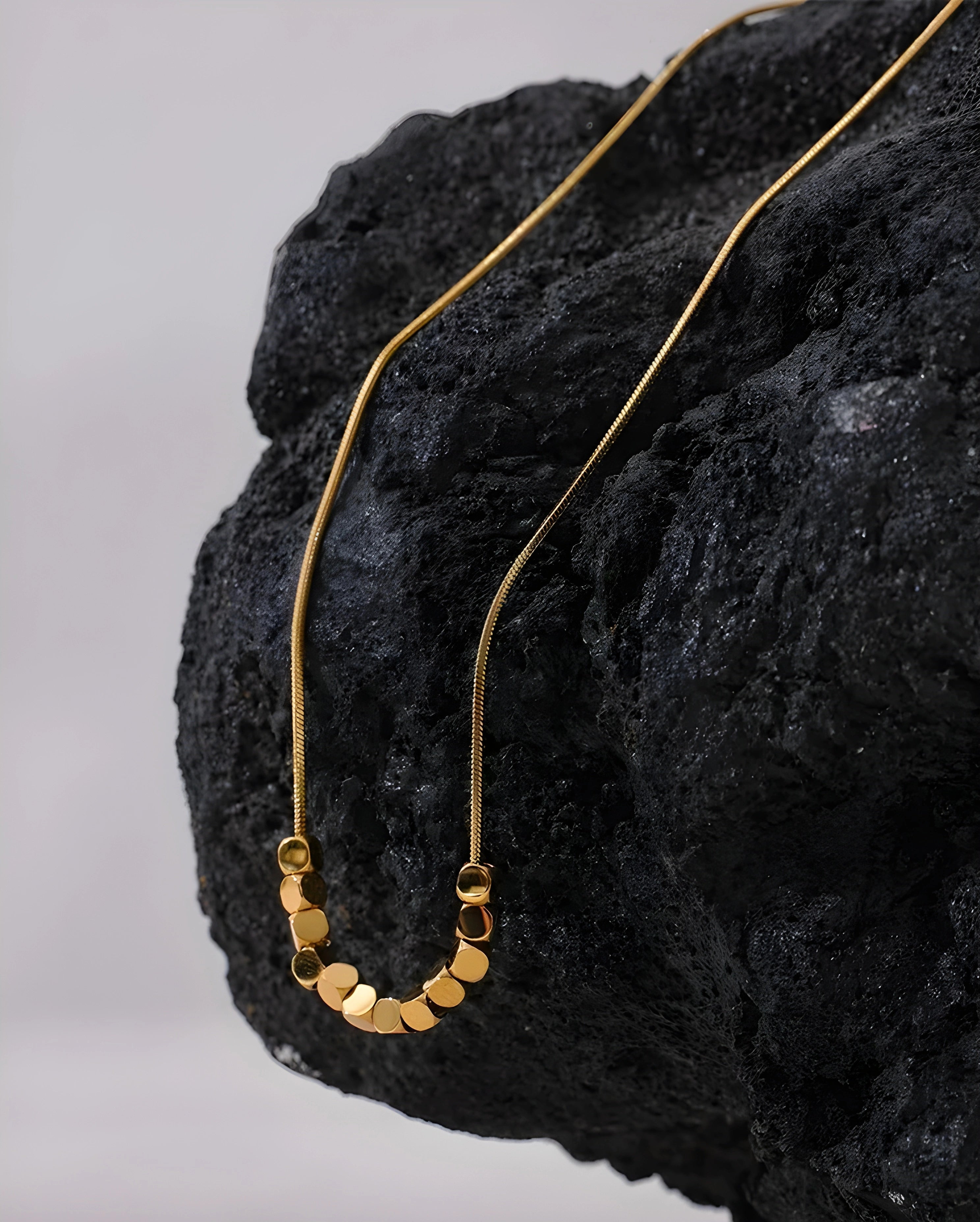 Colar Cubos Minimalistas