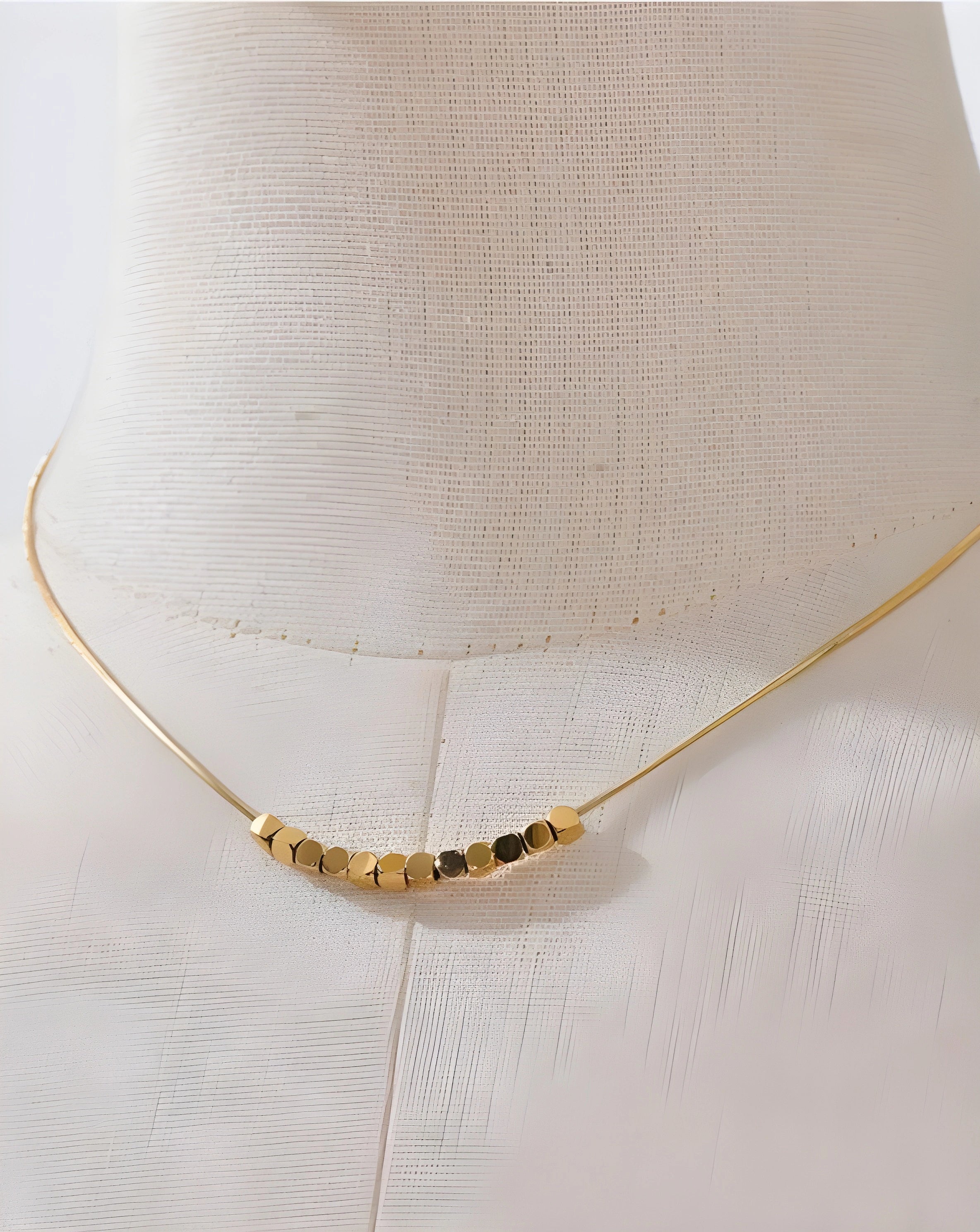 Colar Cubos Minimalistas