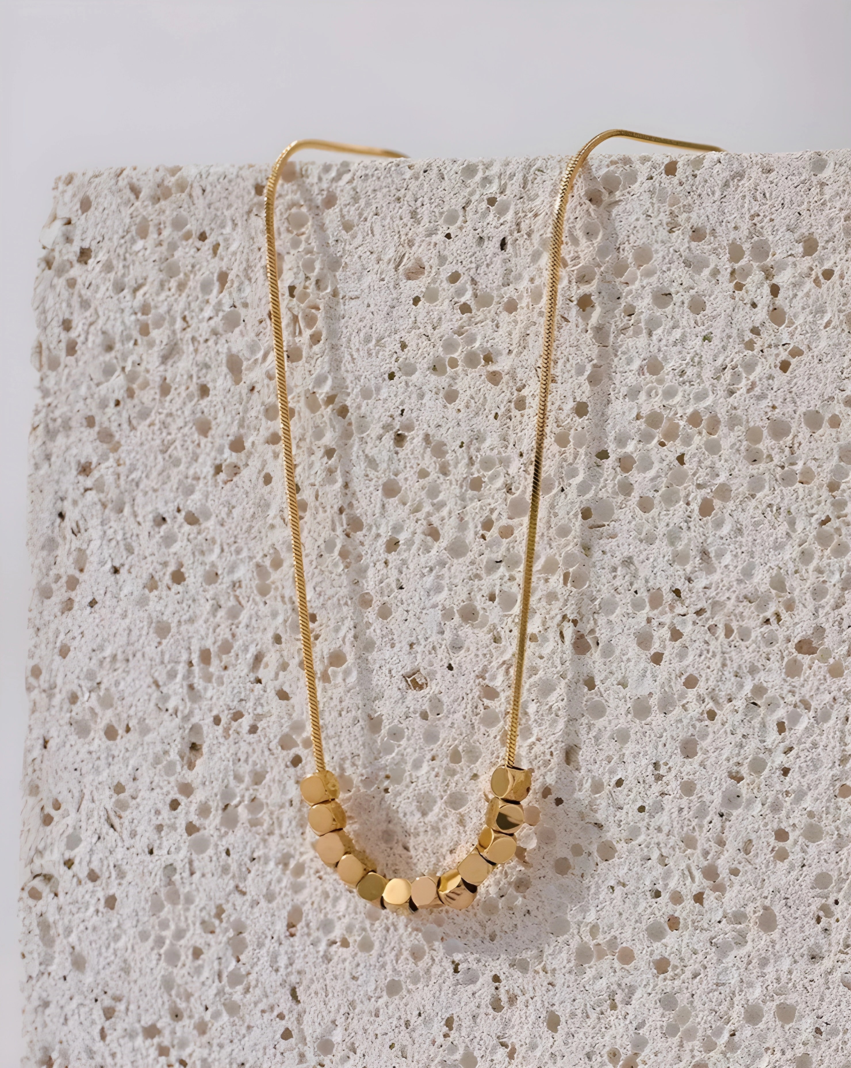 Colar Cubos Minimalistas