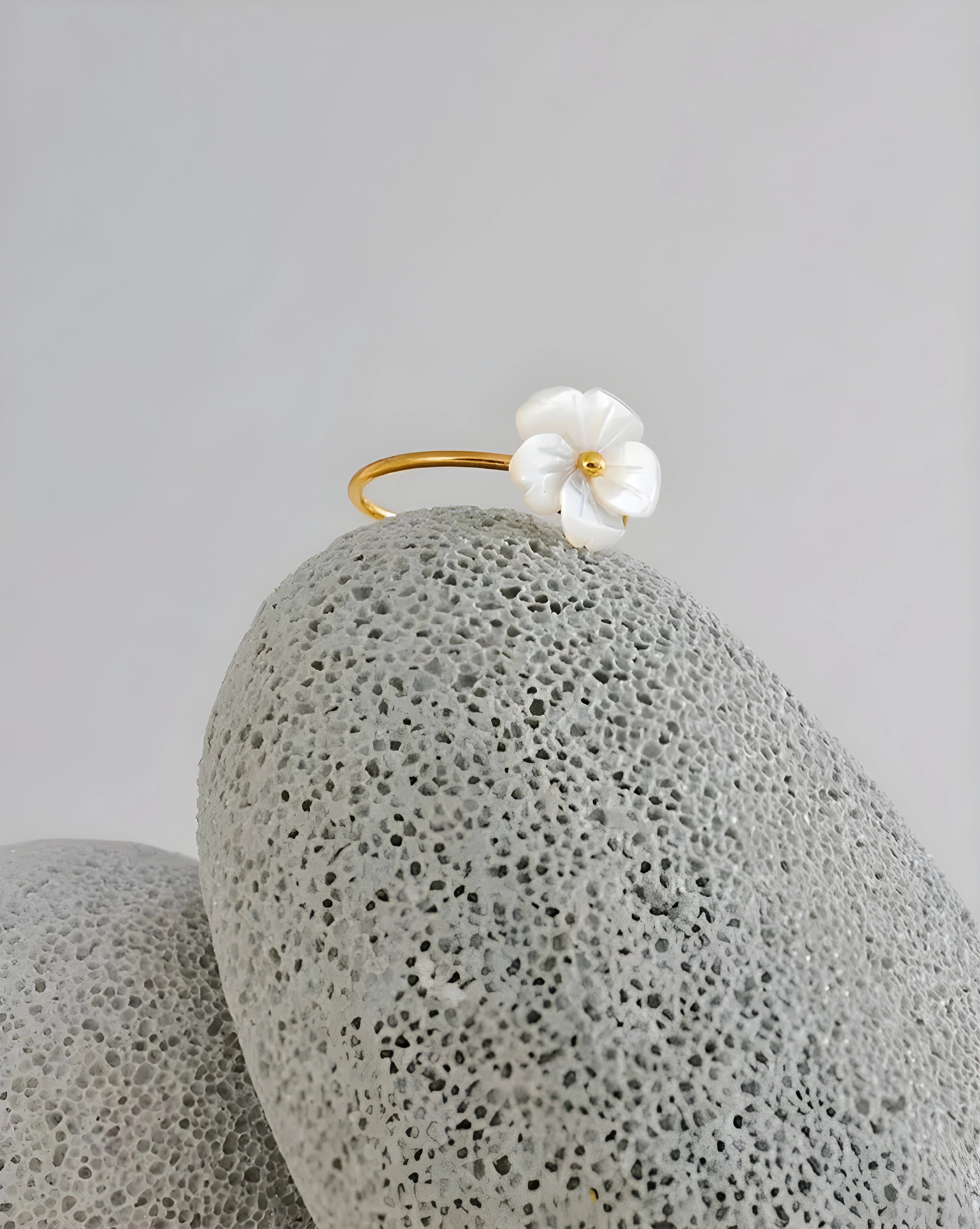 Anel Flor Concha Natural