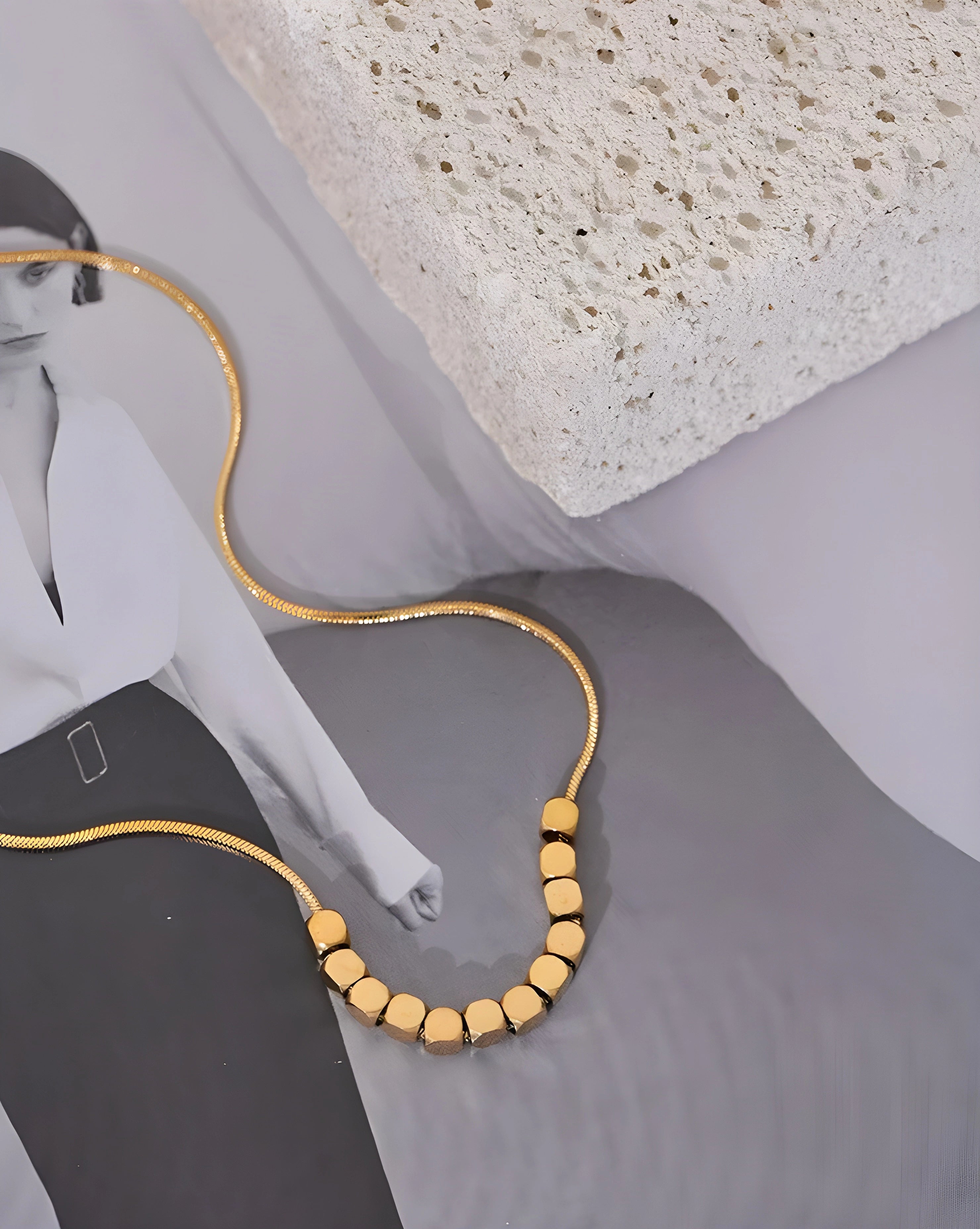 Colar Cubos Minimalistas