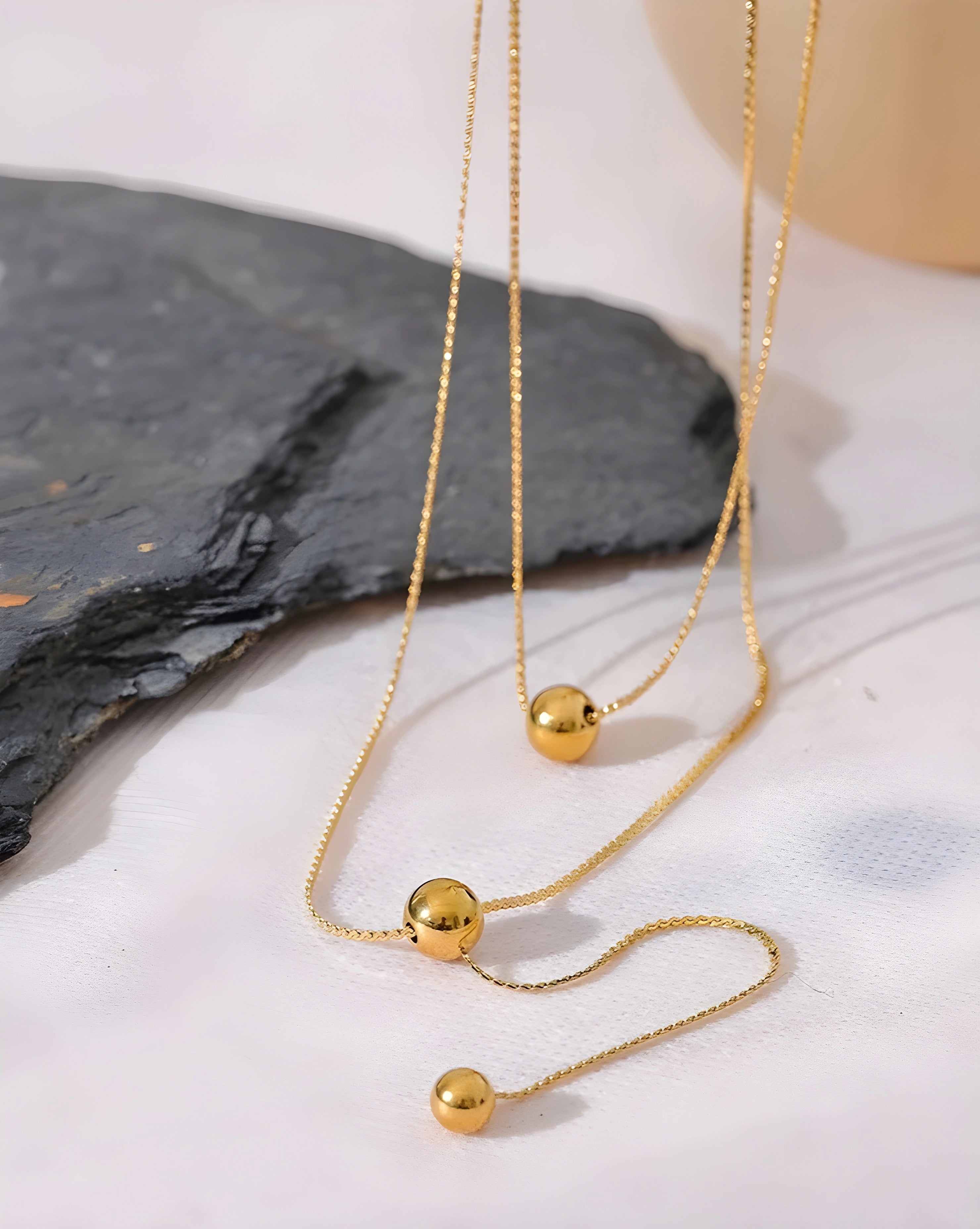 Colar Gravatinha Duplo Esferas