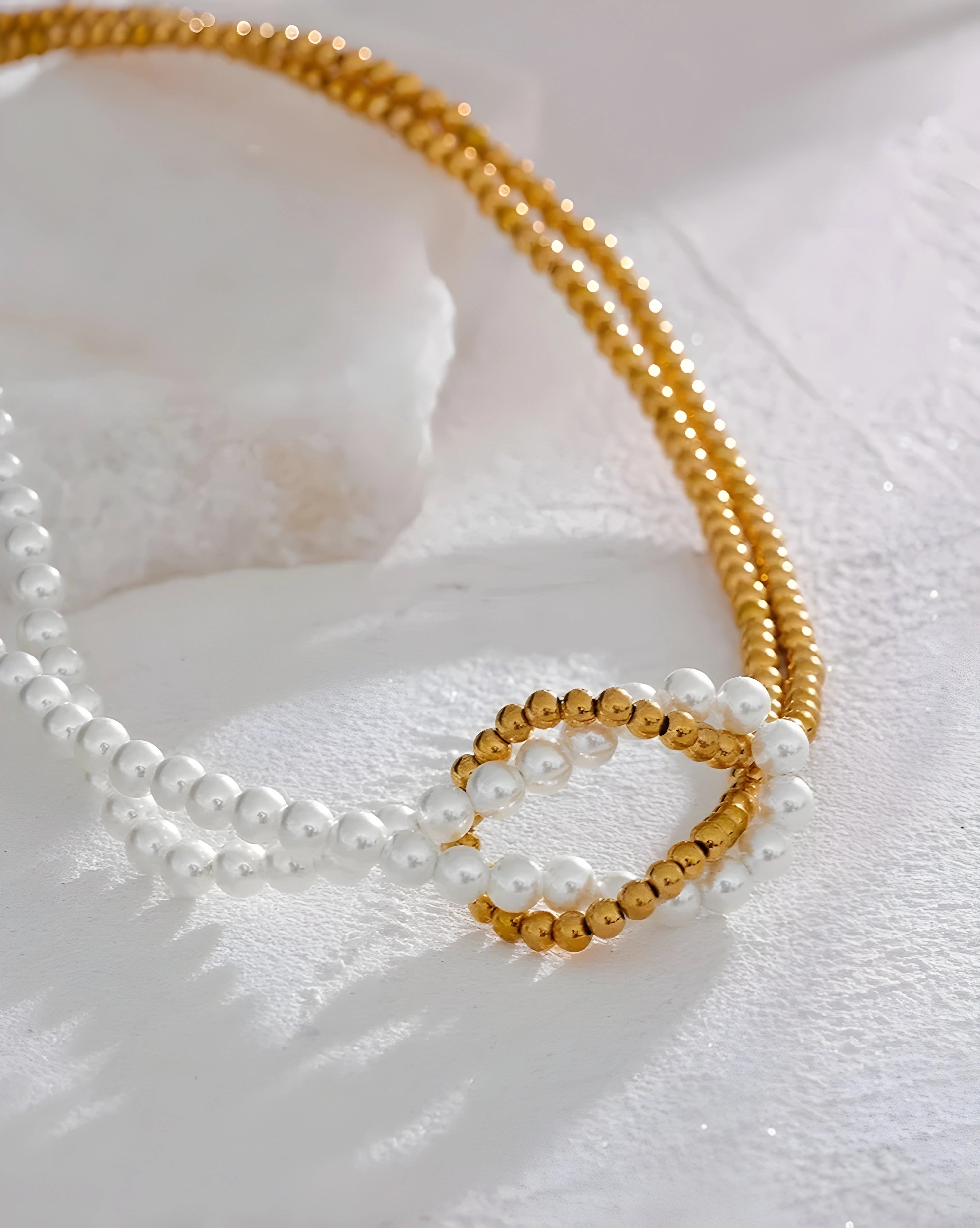 Gargantilha Entrelaço Contas & Pérolas