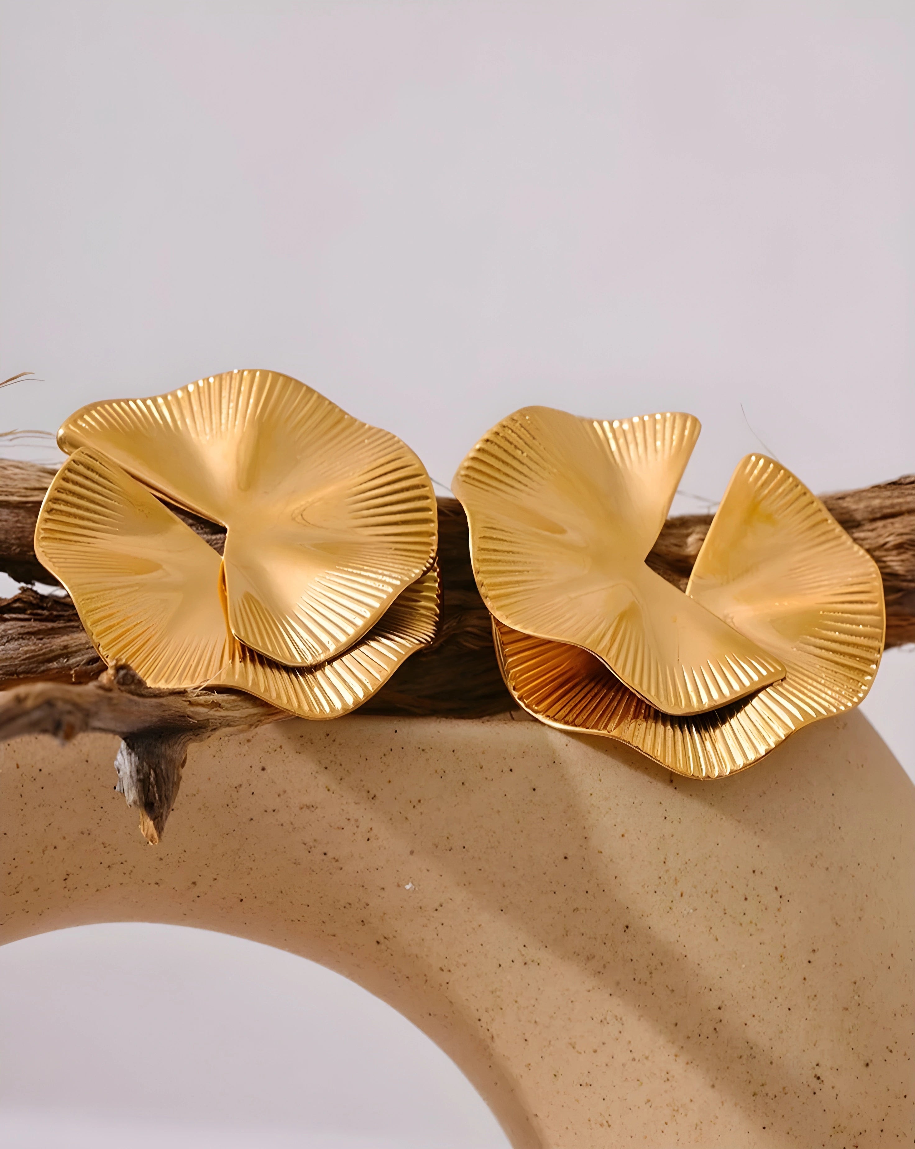 Brinco Stud Flor Vigente