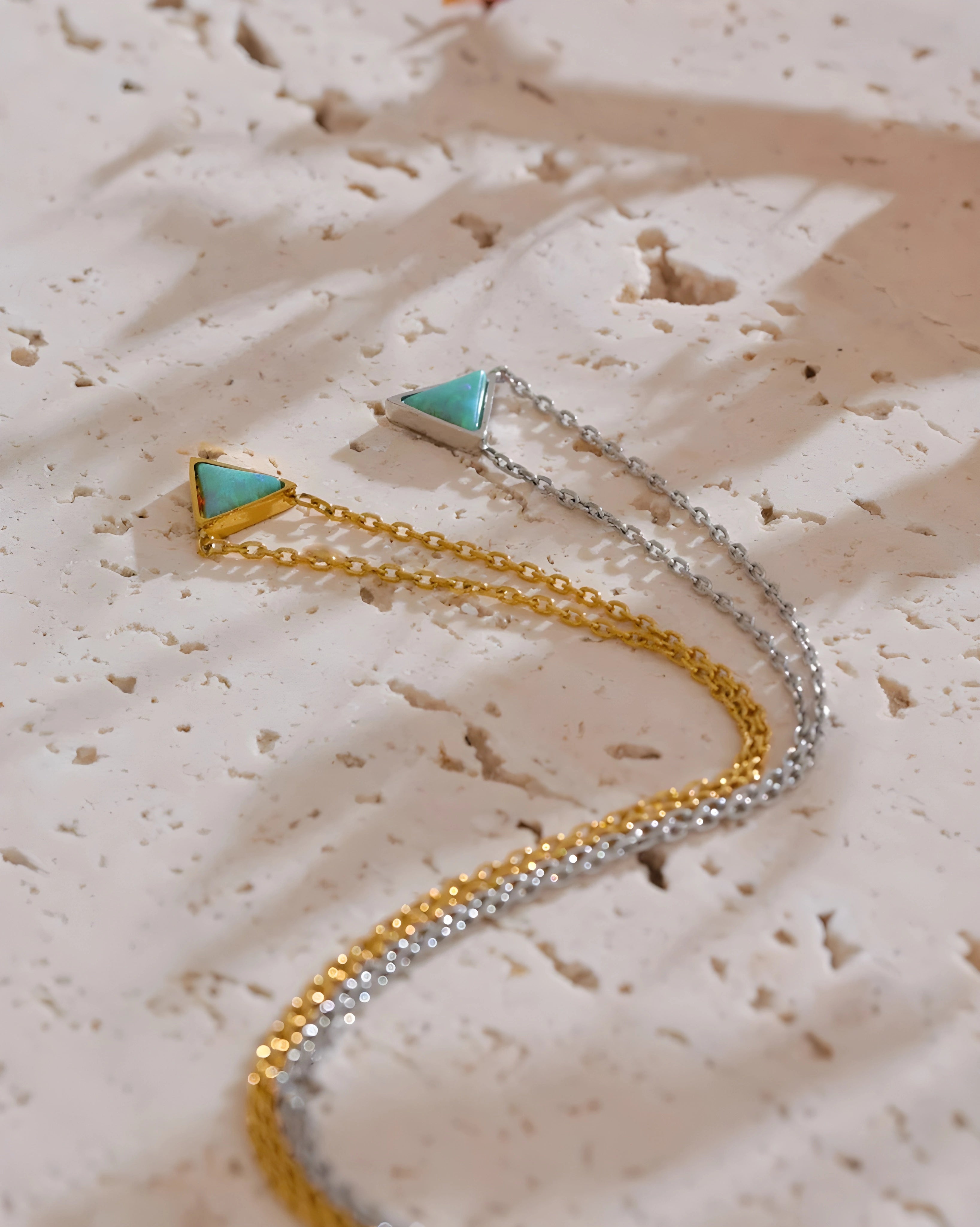 Colar Triangle Opala