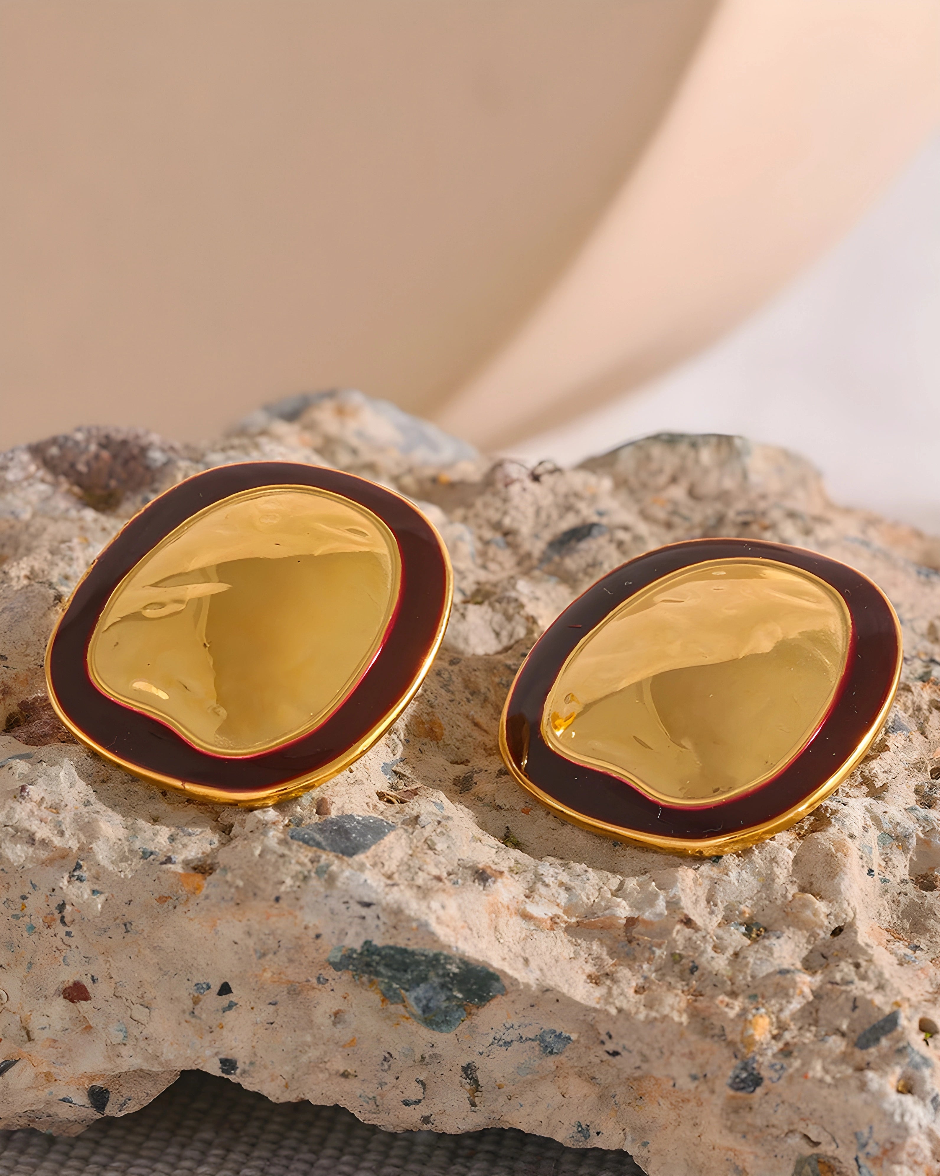 Brinco Shield Esmalte Vinho