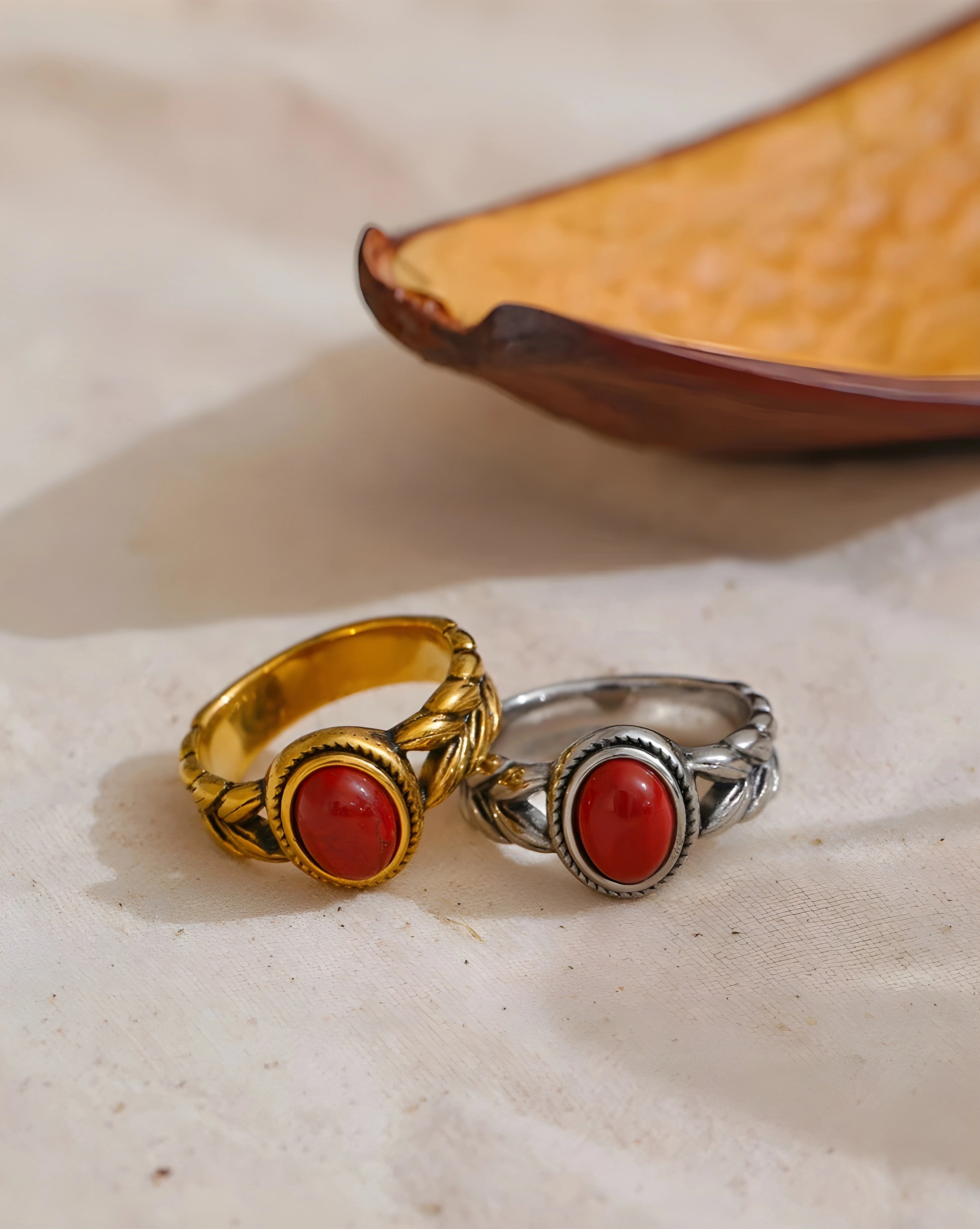 Anel Retrô Pedra Natural Vermelha