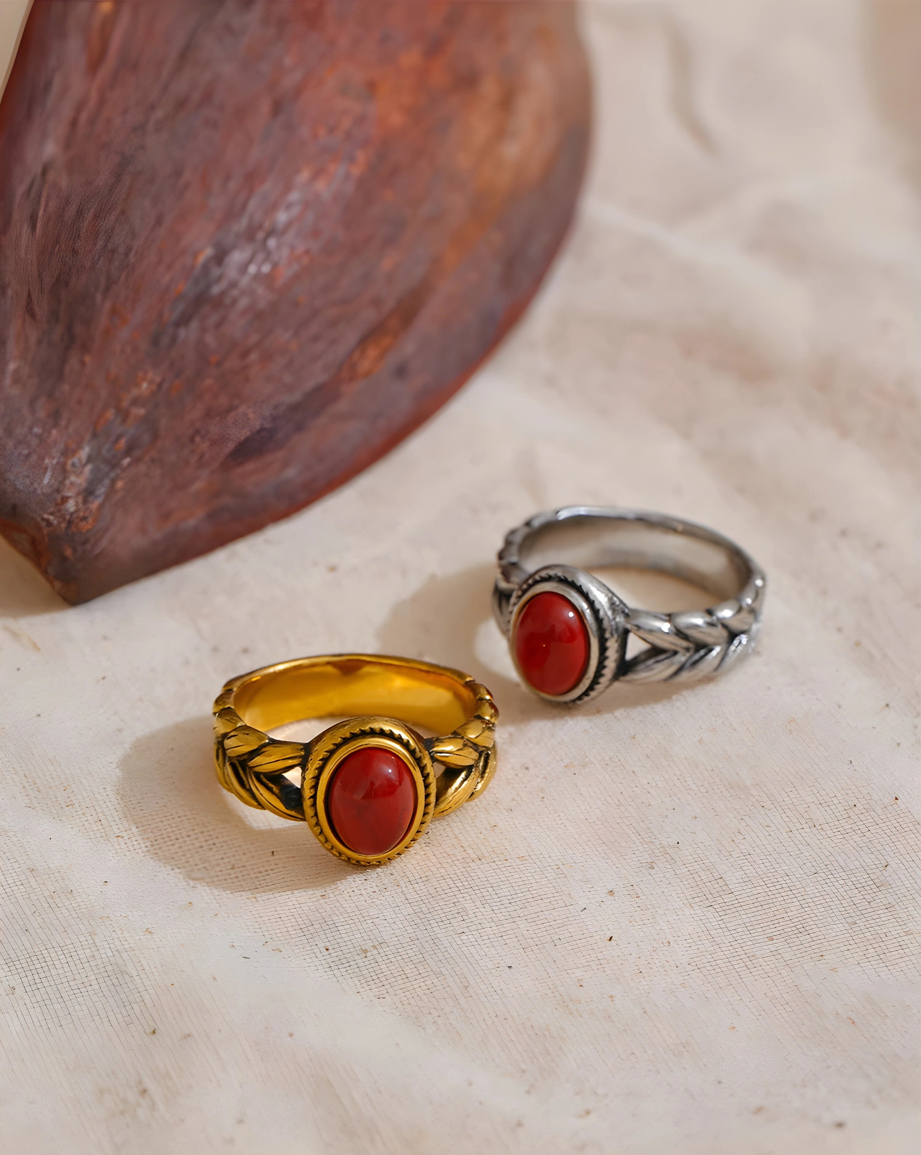 Anel Retrô Pedra Natural Vermelha