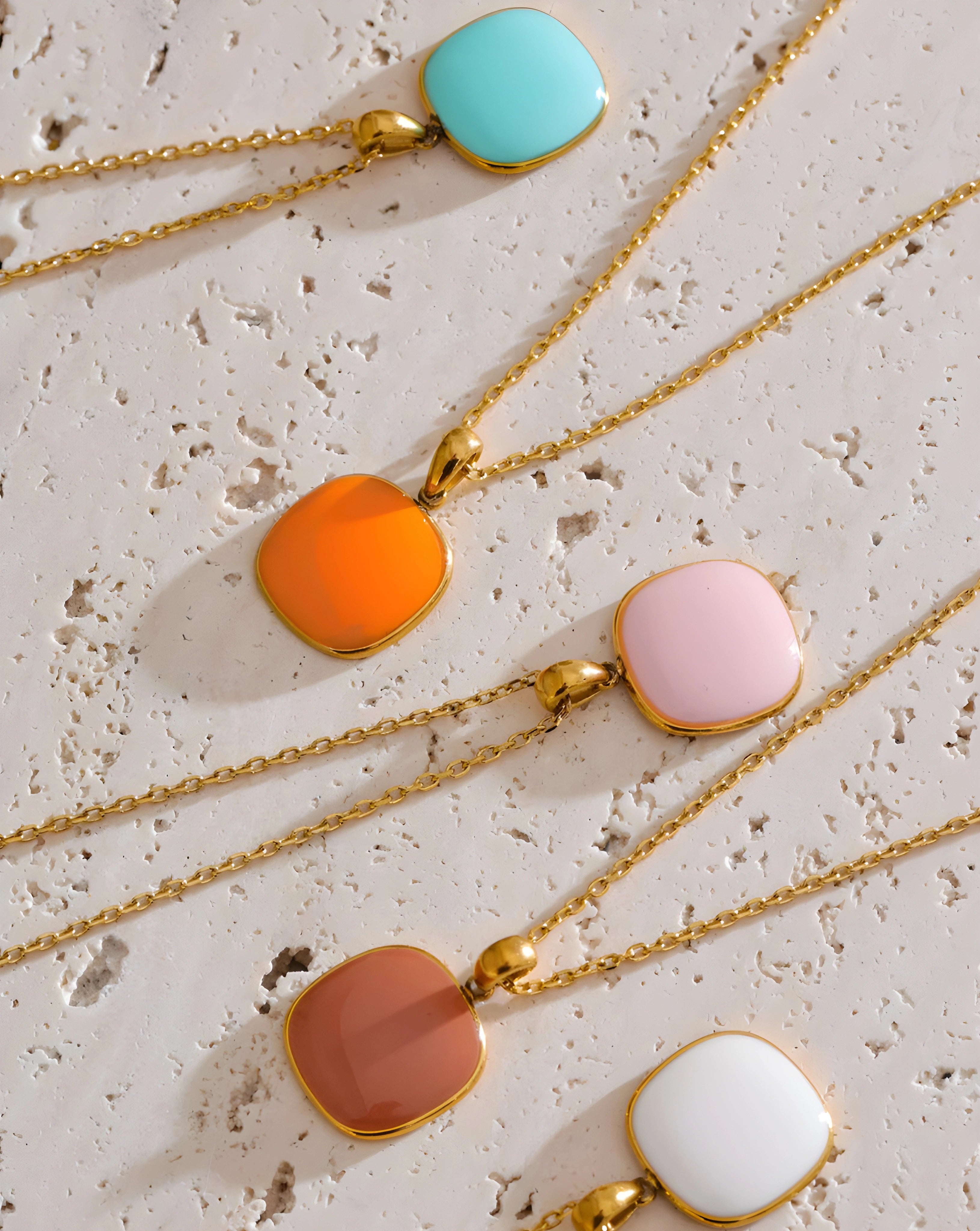 Colar Square Esmaltado