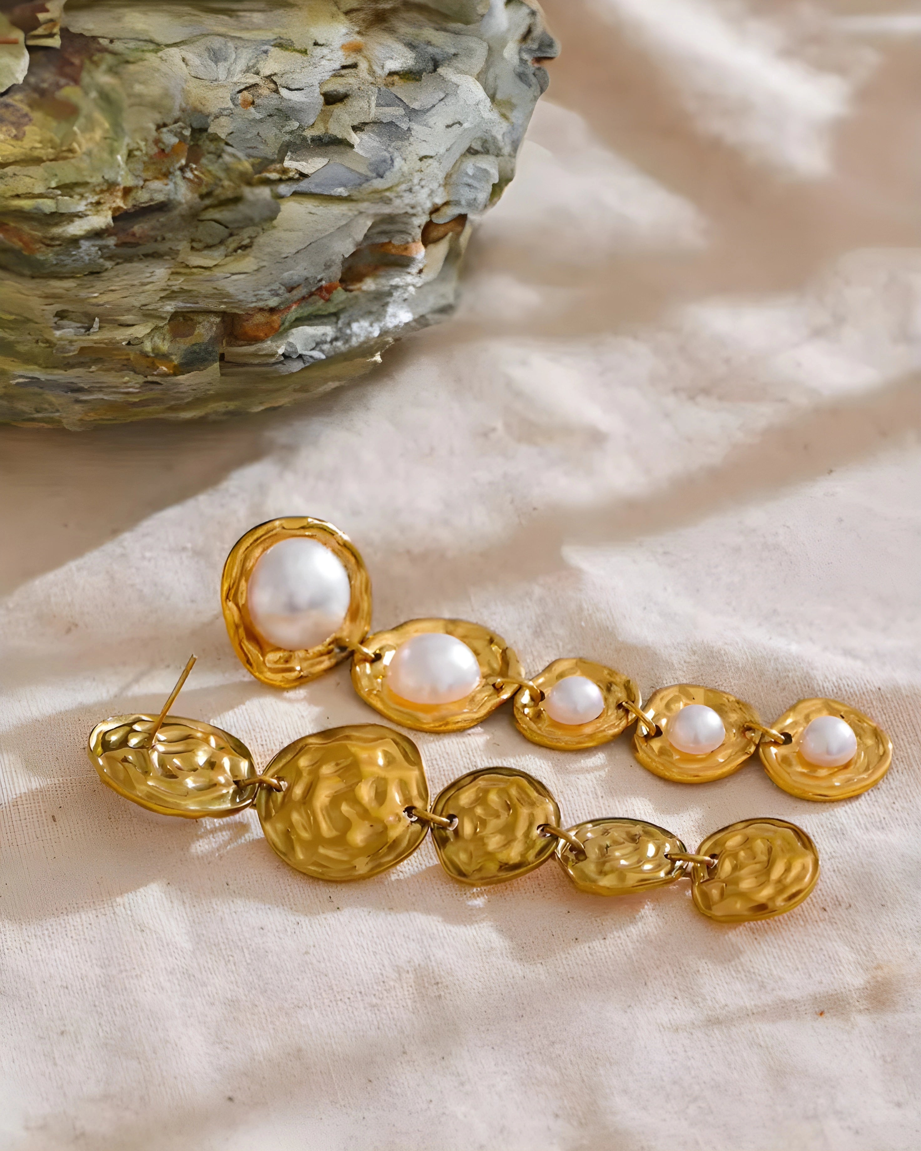 Brinco Pendente Molten Pérolas