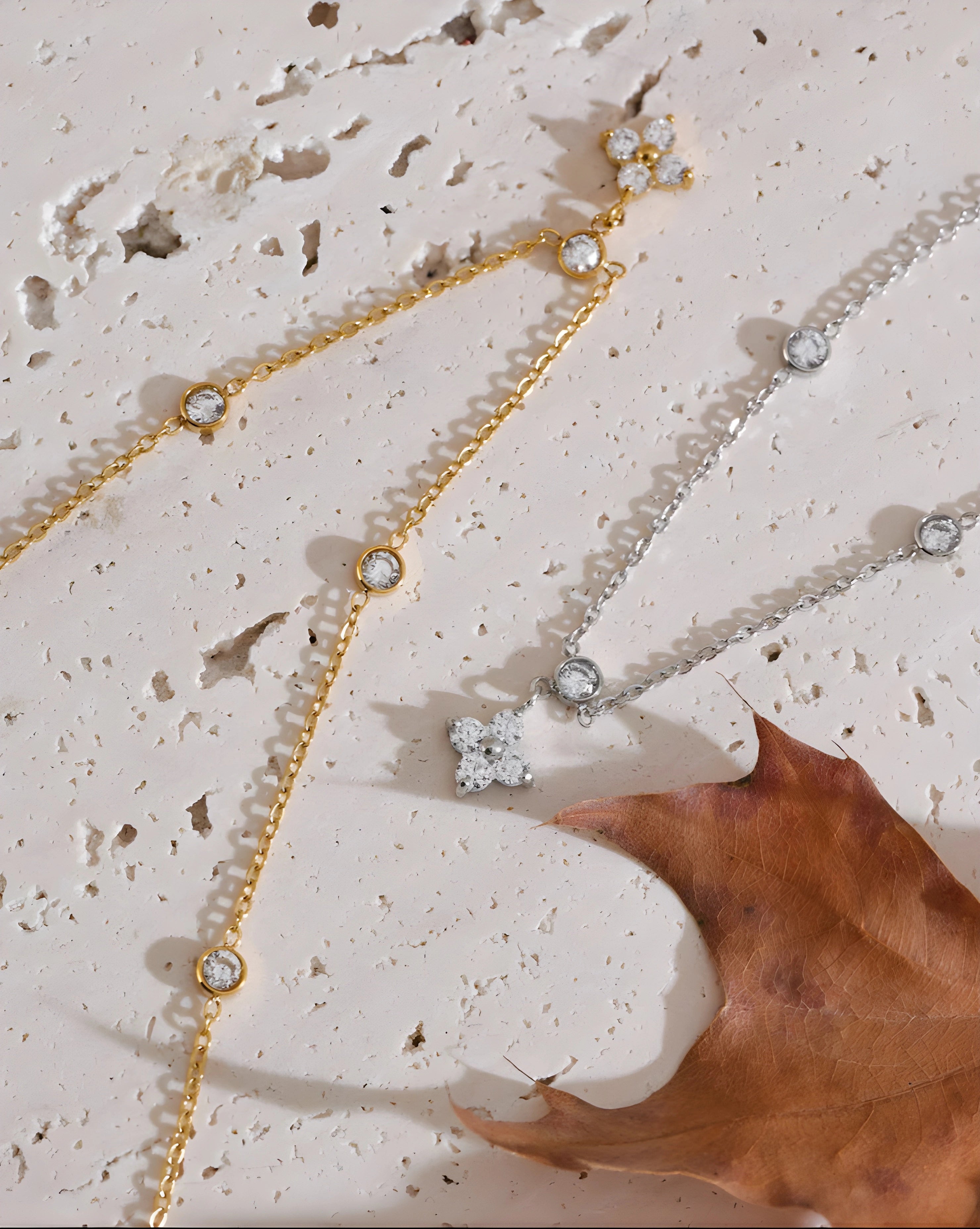 Colar Flor de Zircônia