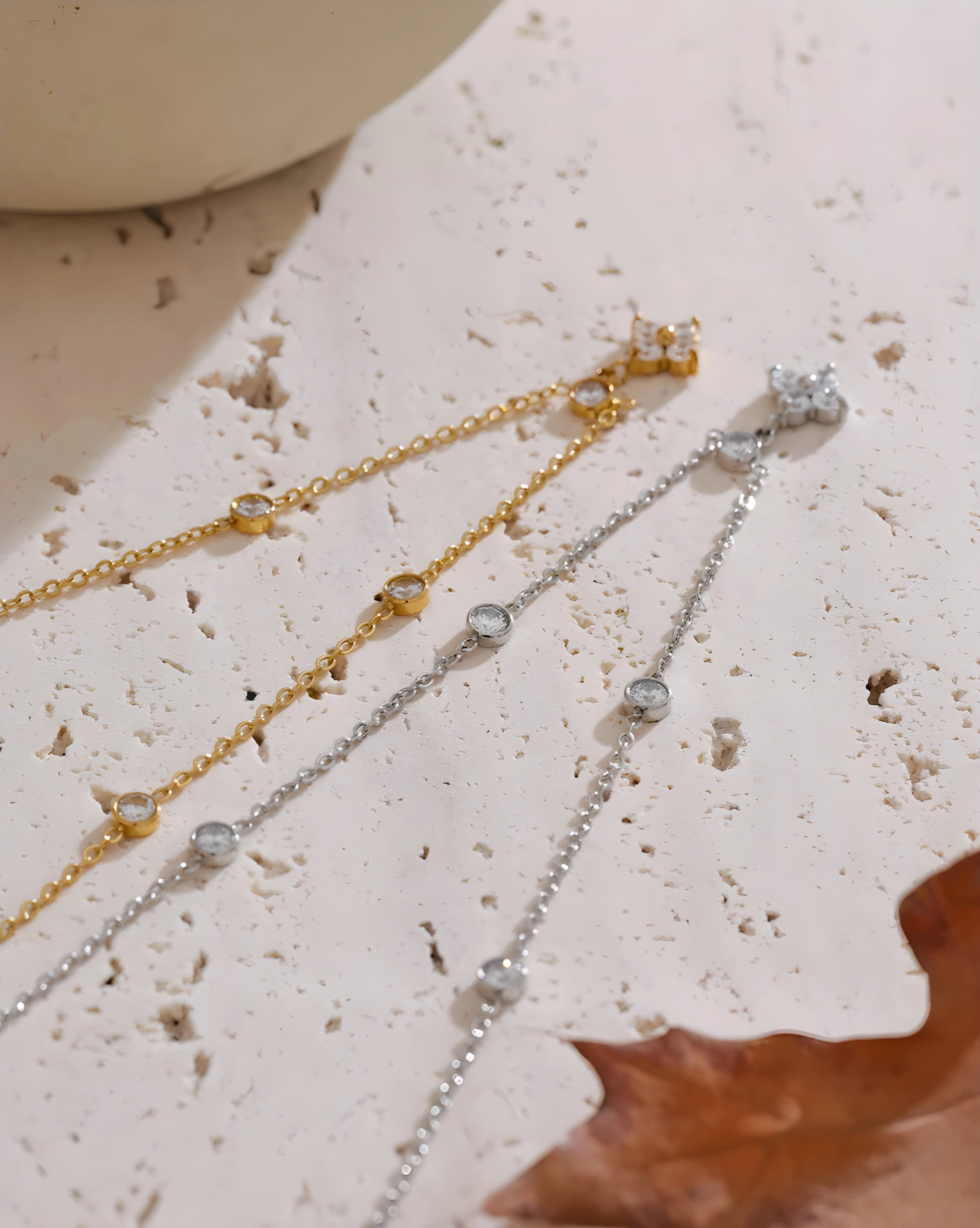 Colar Flor de Zircônia