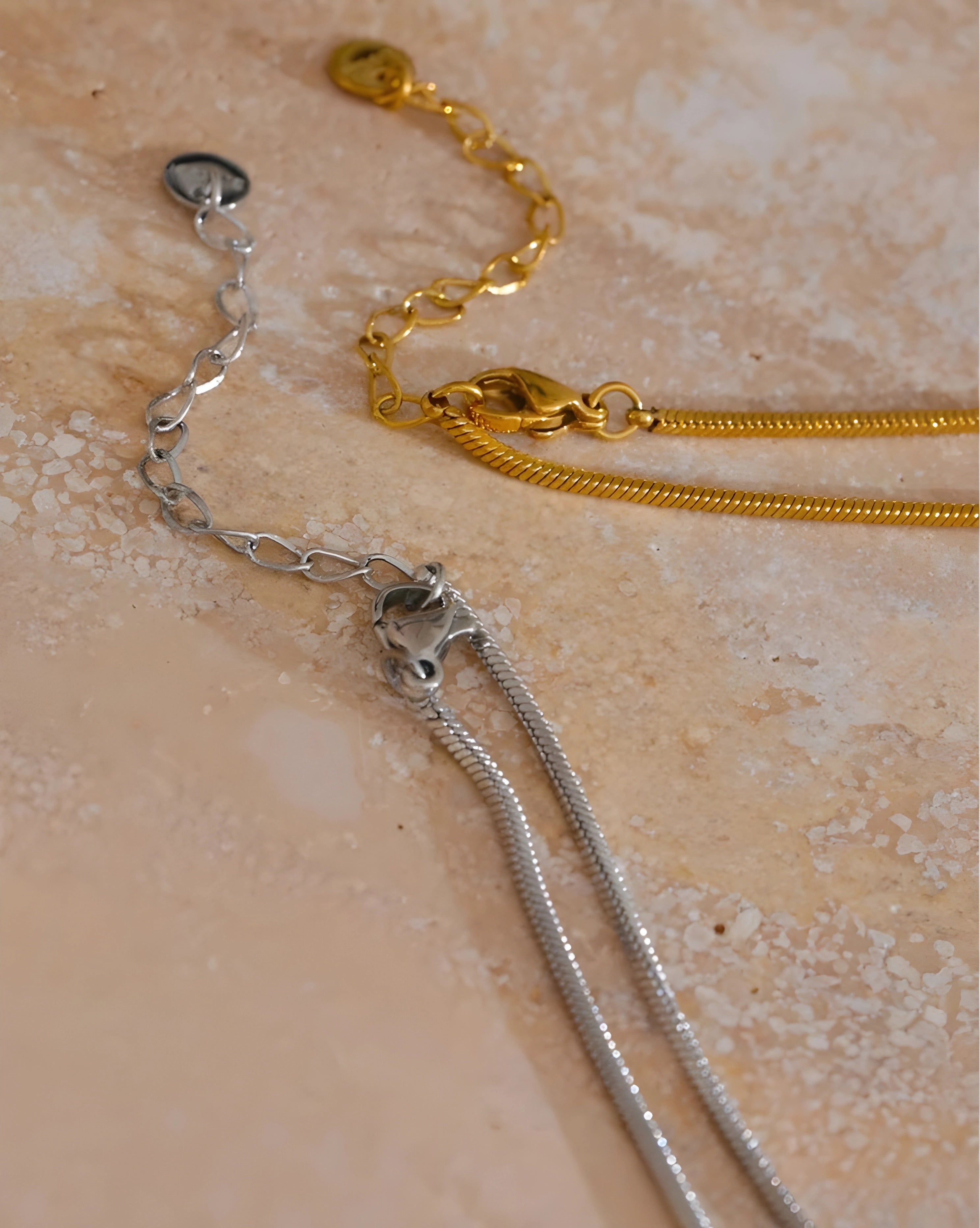 Colar Gravatinha Longo Minimalista