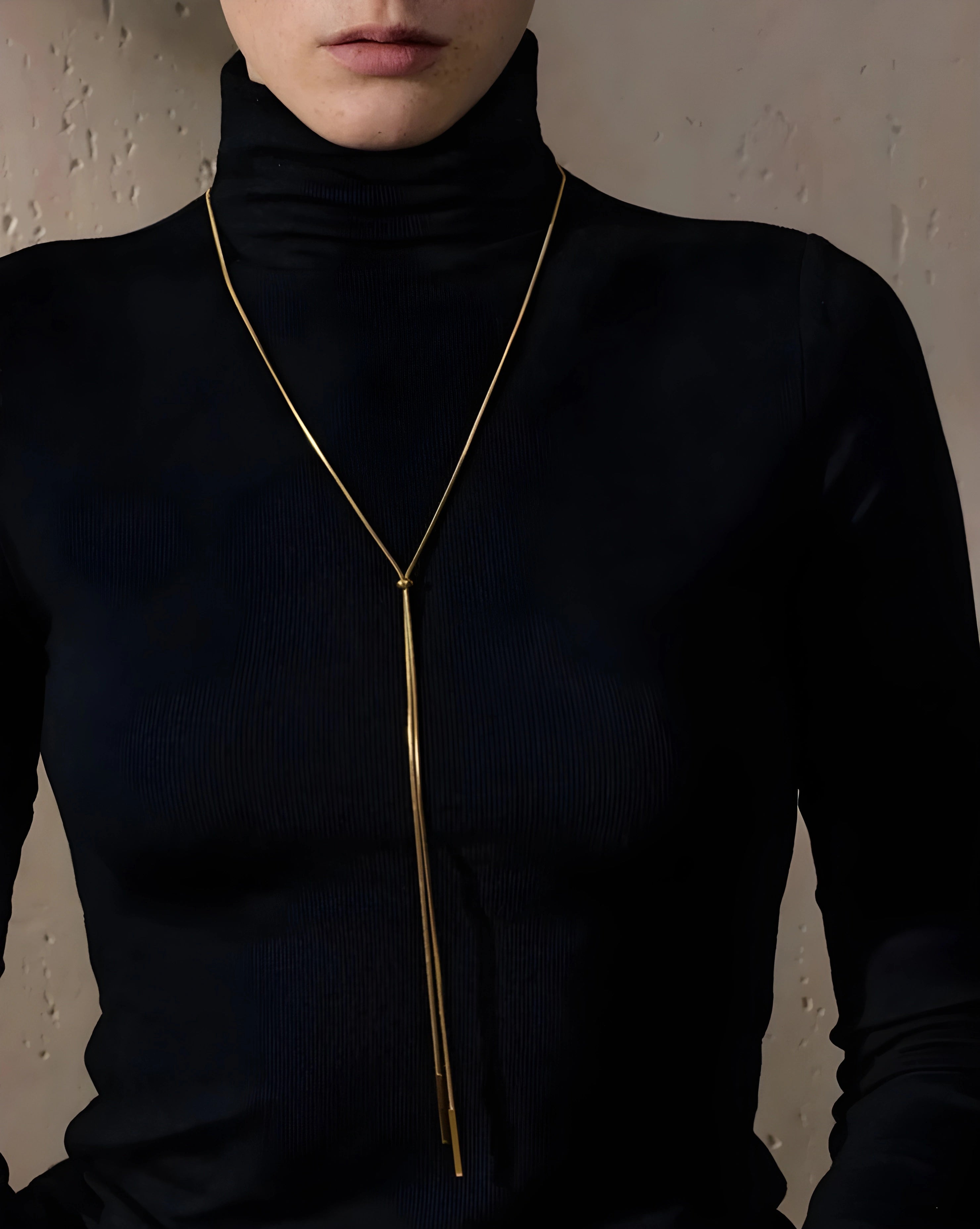 Colar Gravatinha Longo Minimalista