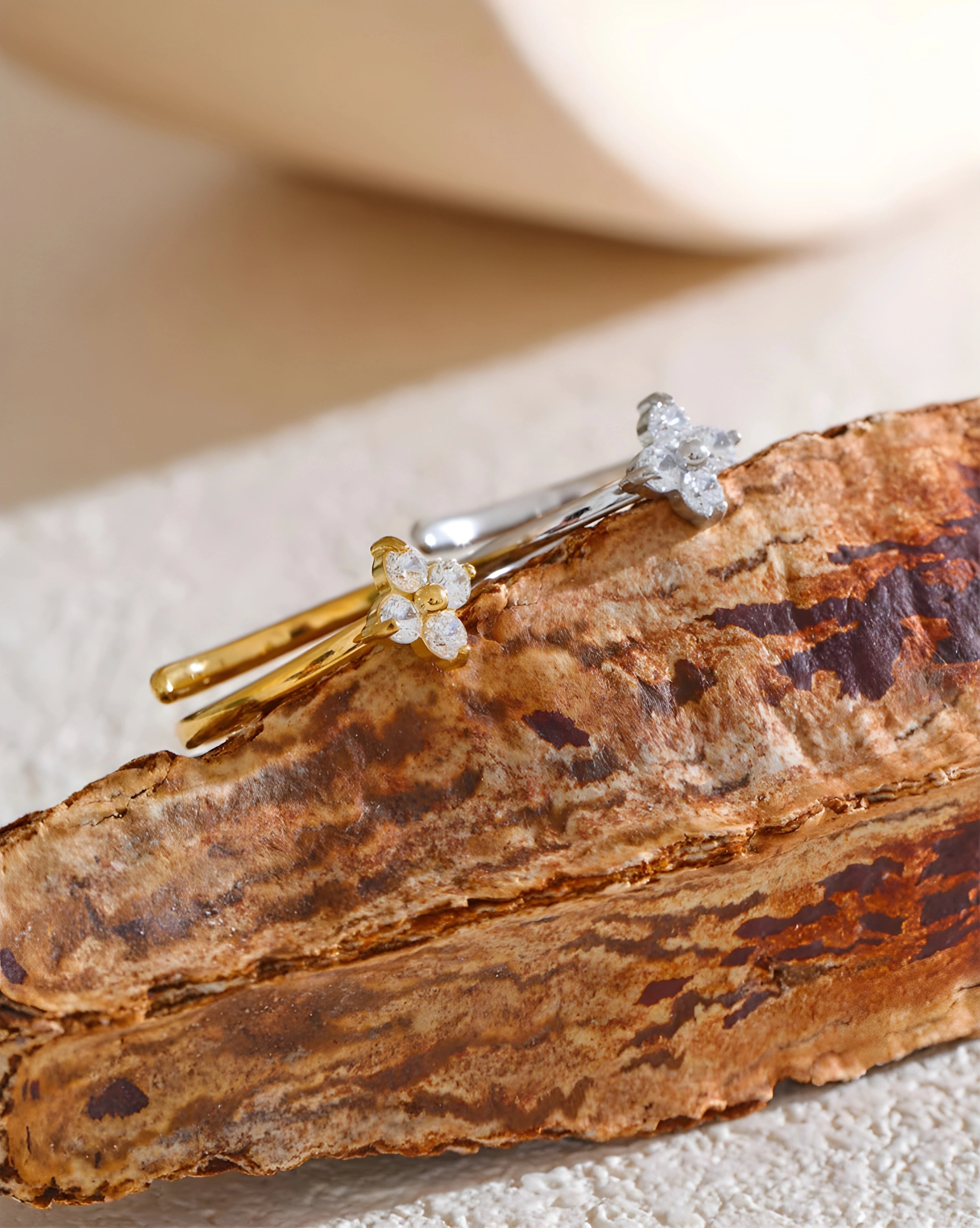 Anel Flor de Zircônia