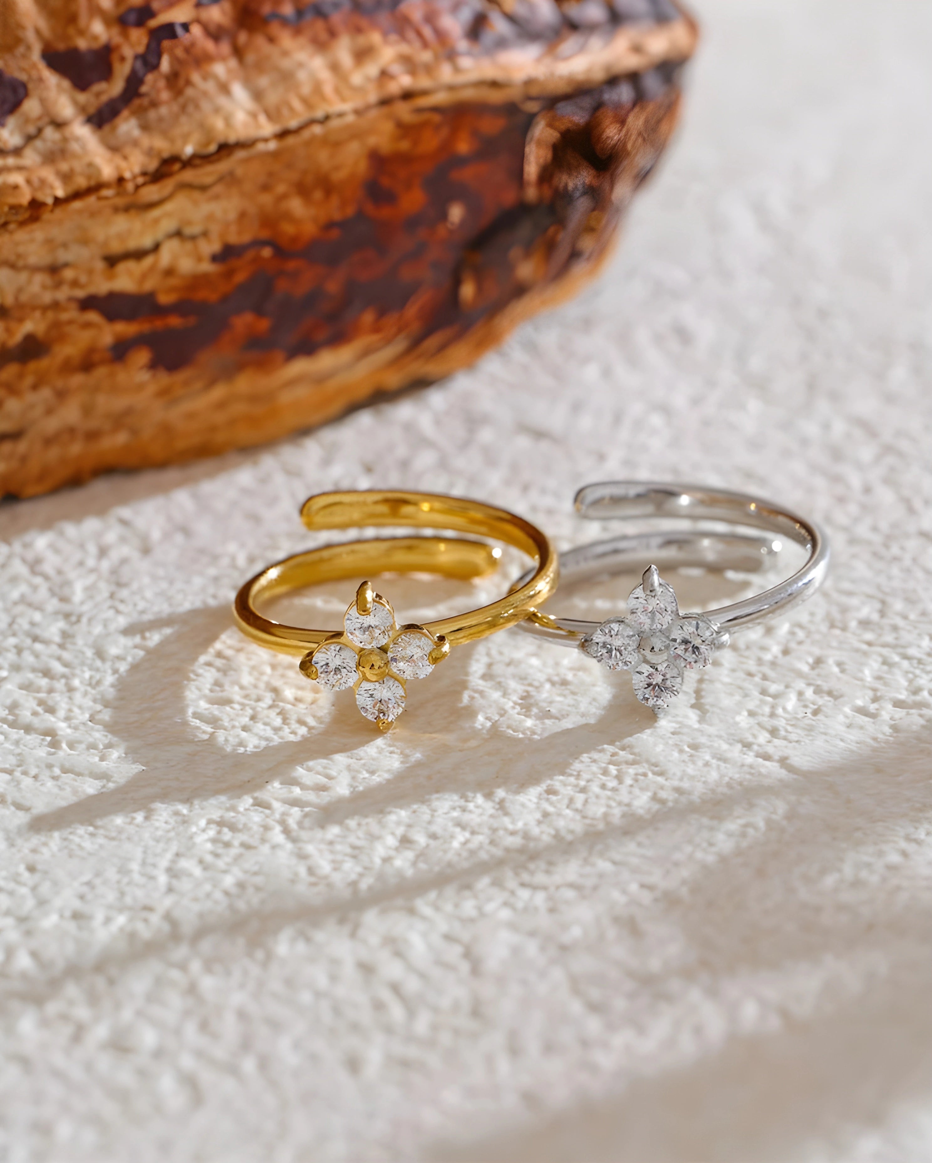 Anel Flor de Zircônia