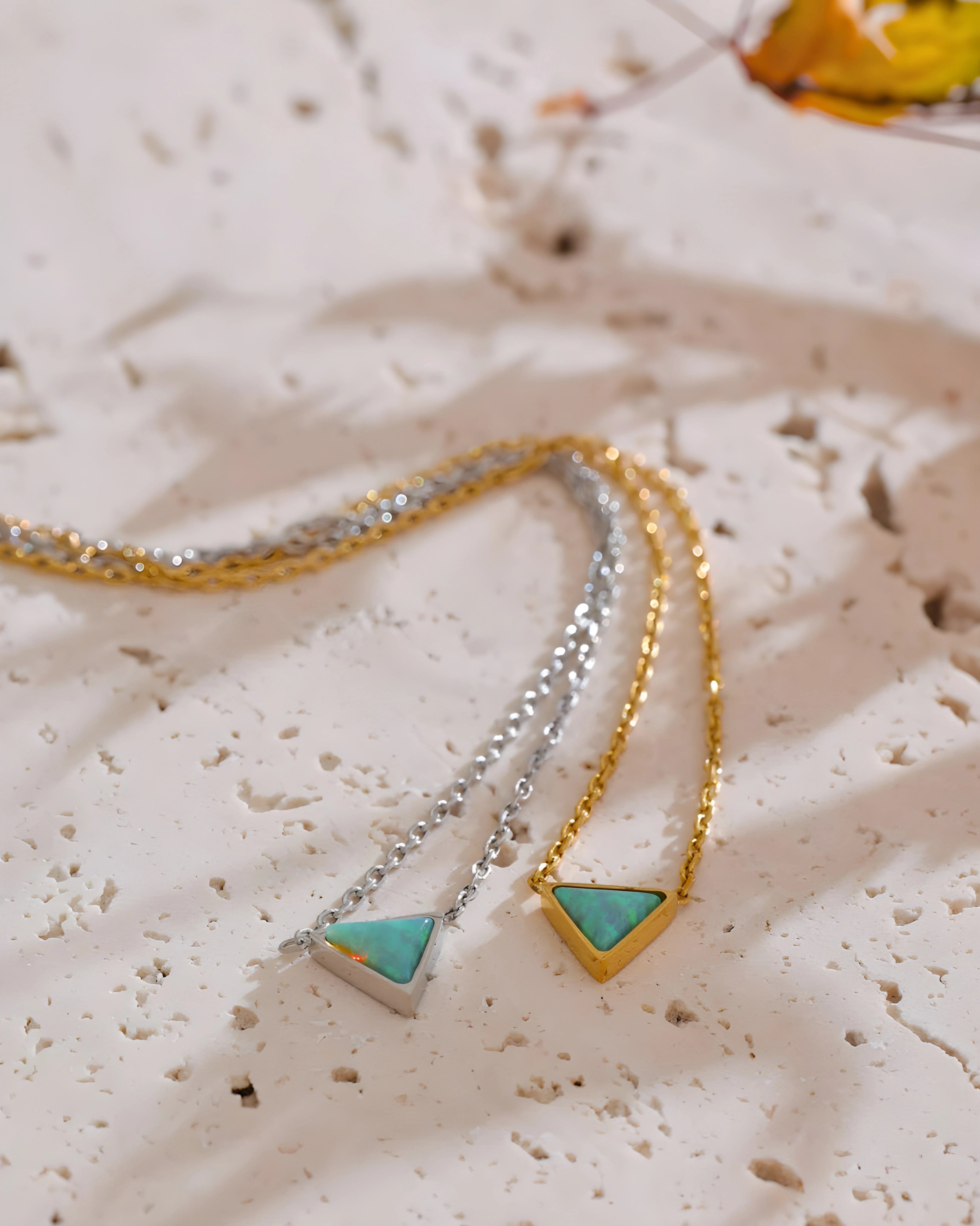 Colar Triangle Opala