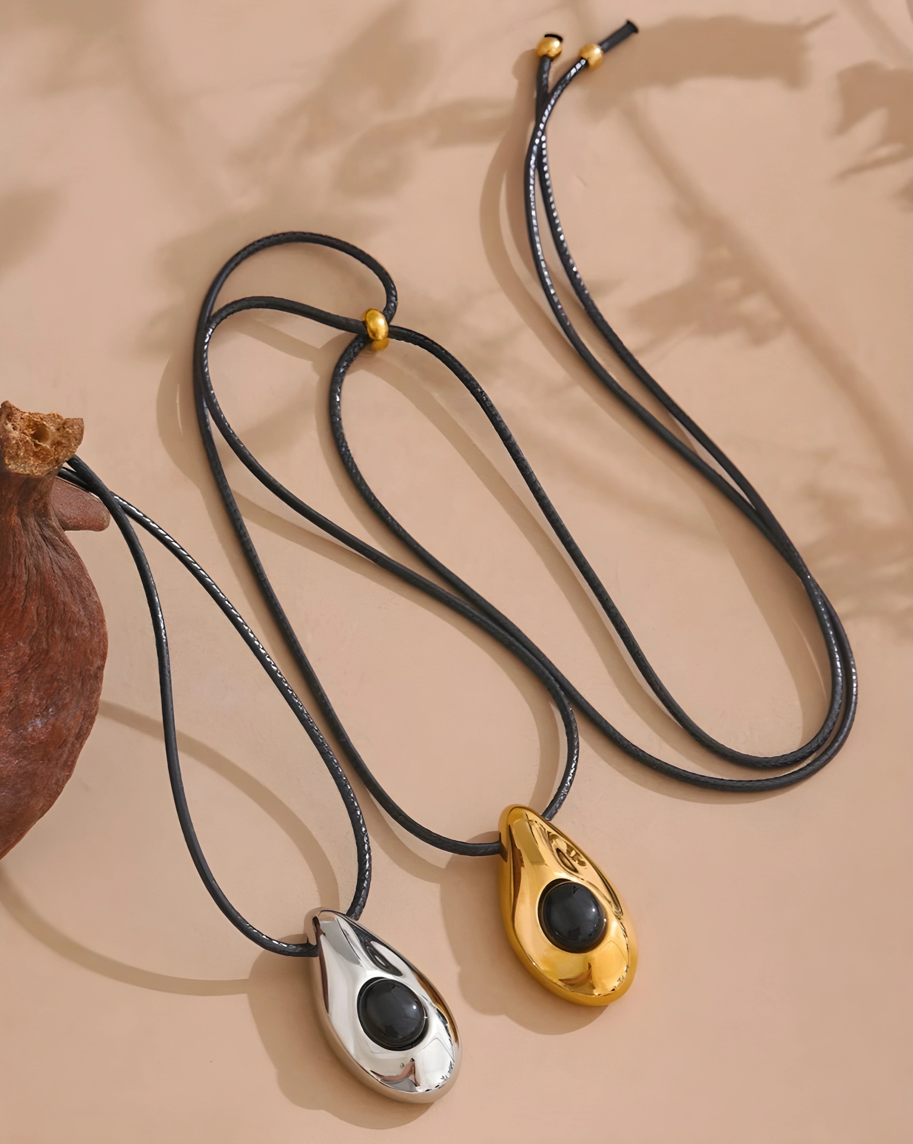 Colar Ágata Cordão de Couro