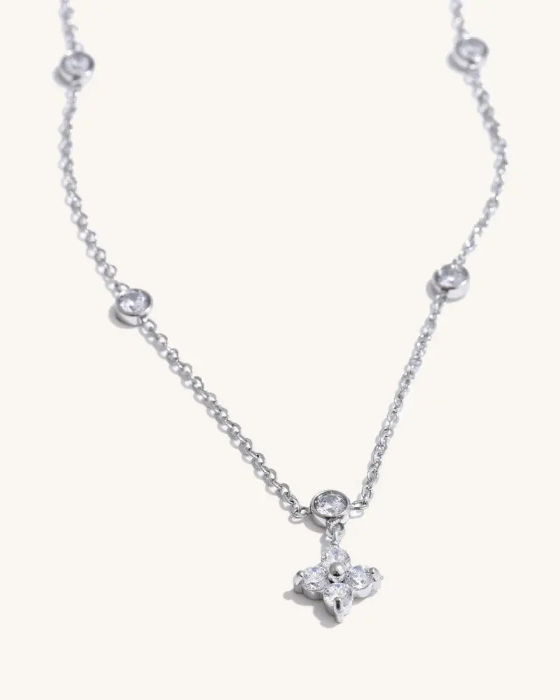 Colar Flor de Zircônia