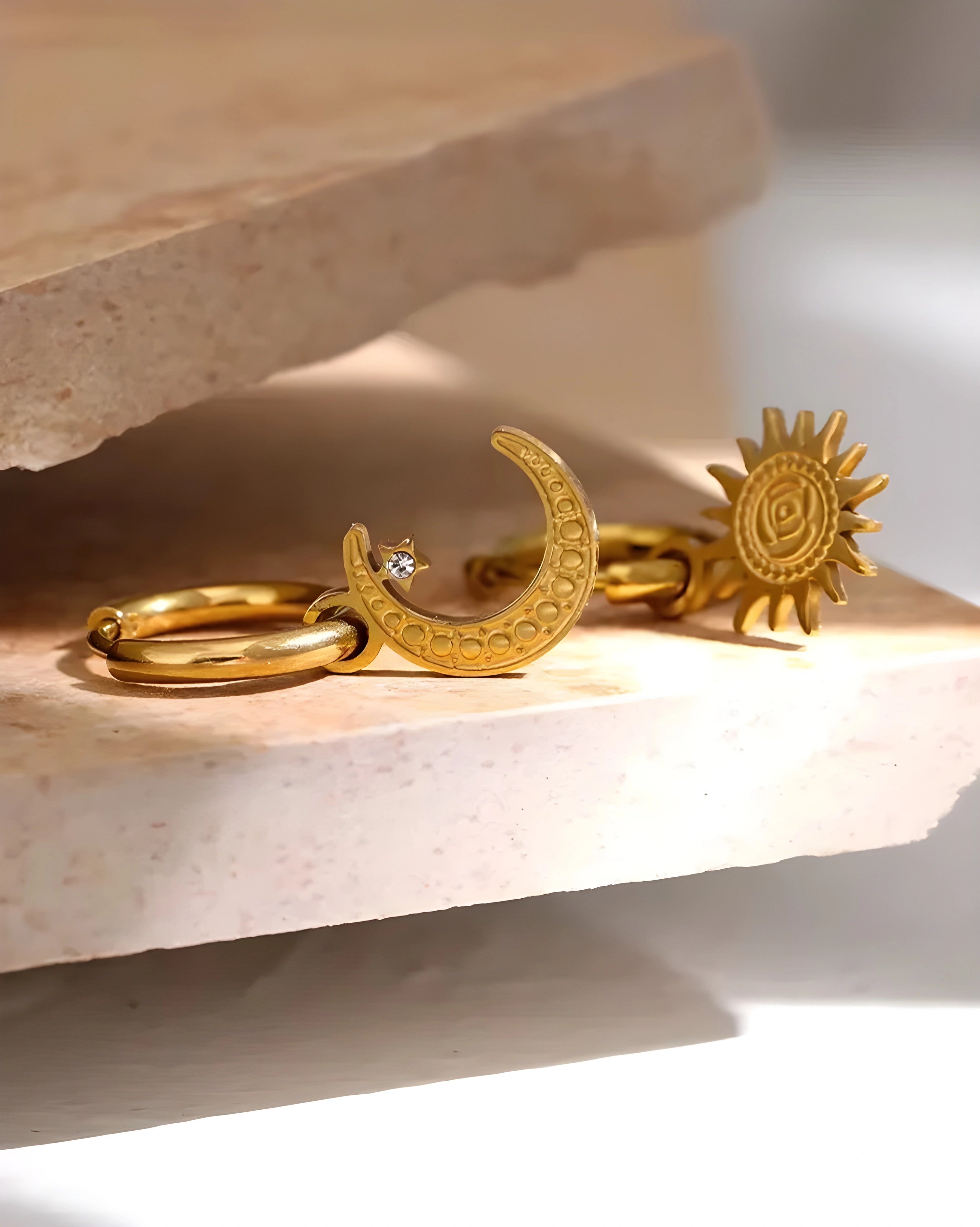 Brinco de Argola Charm Sol & Lua