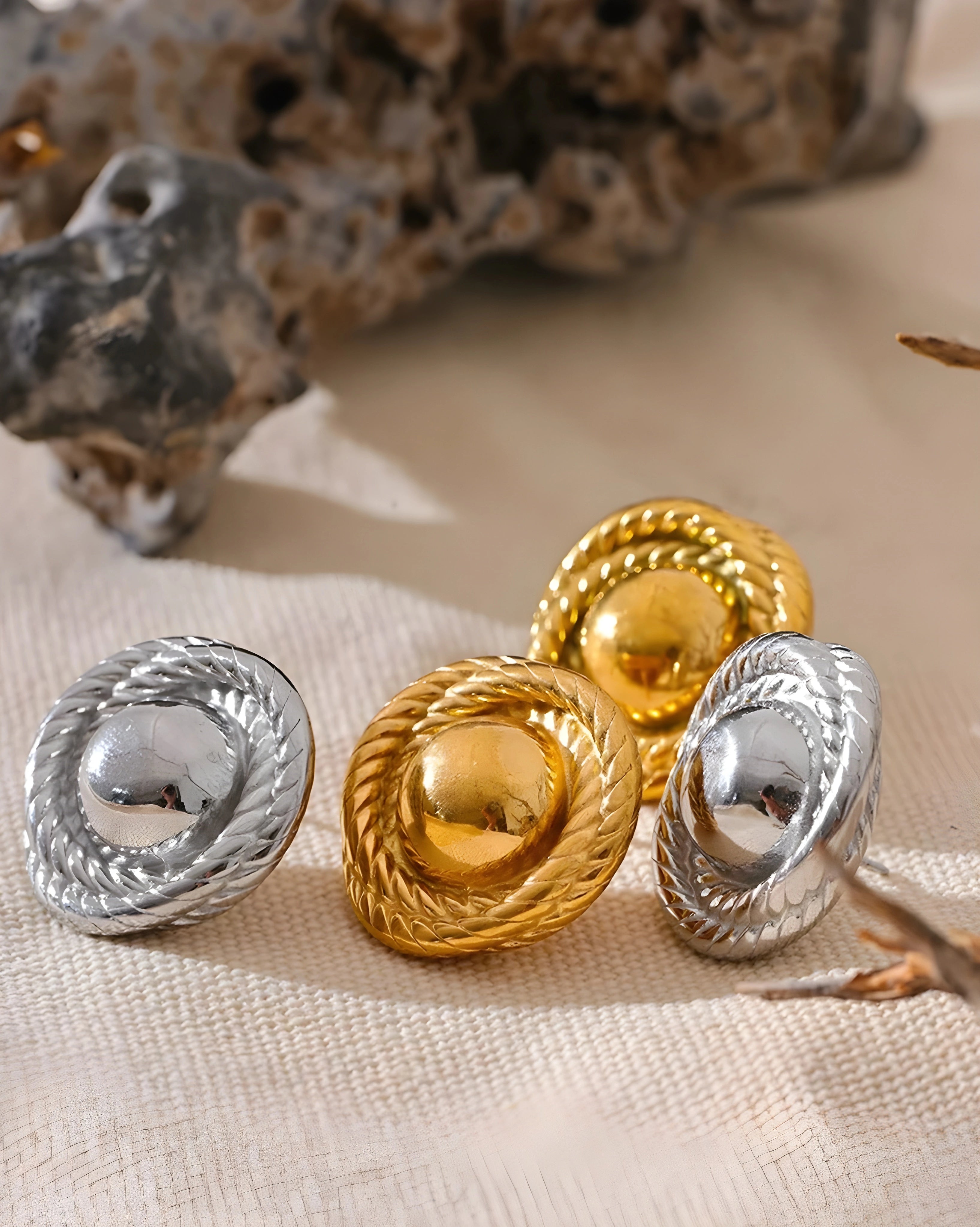 Brinco Stud Orbe Envolta