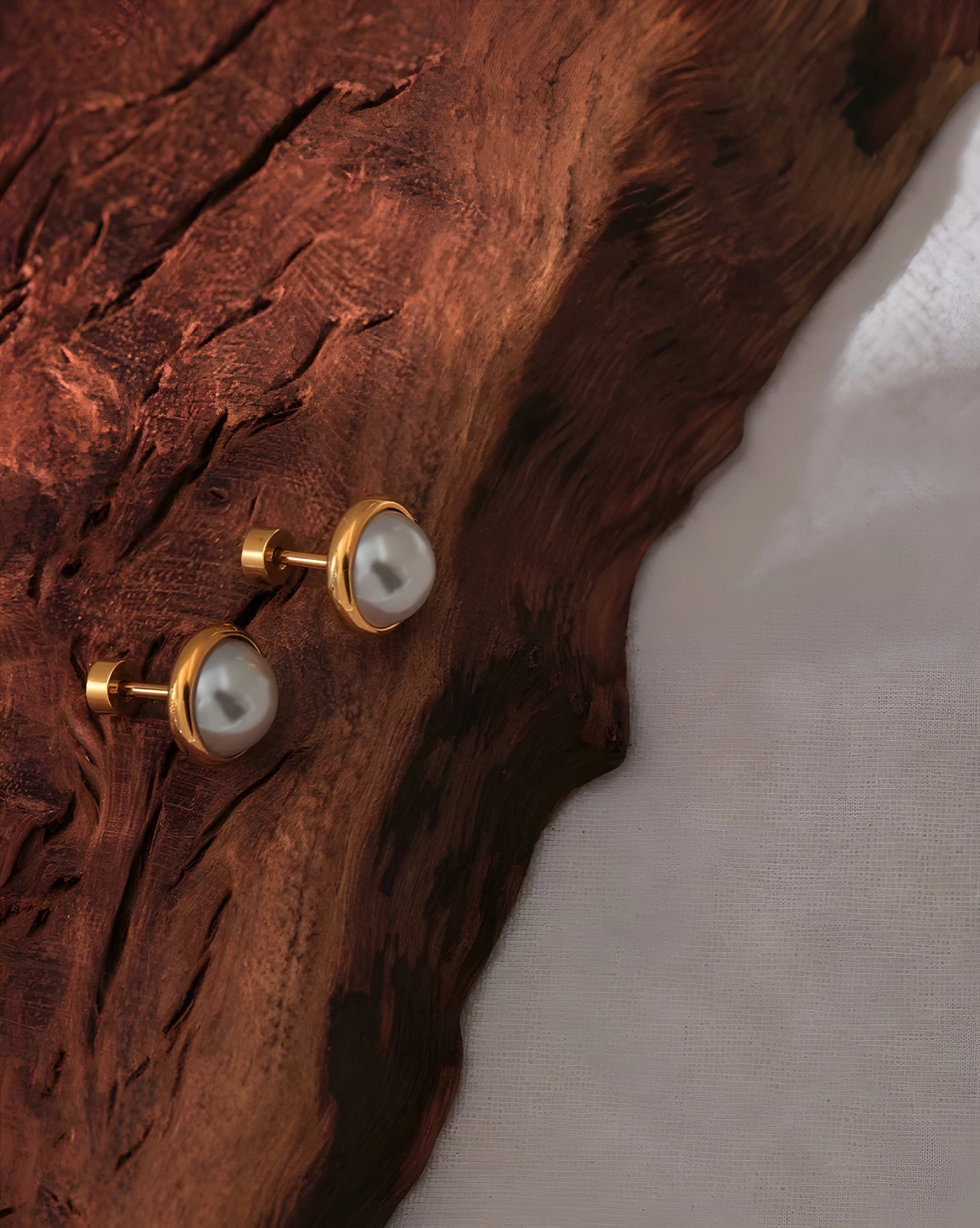 Brinco Stud Meia Pérola