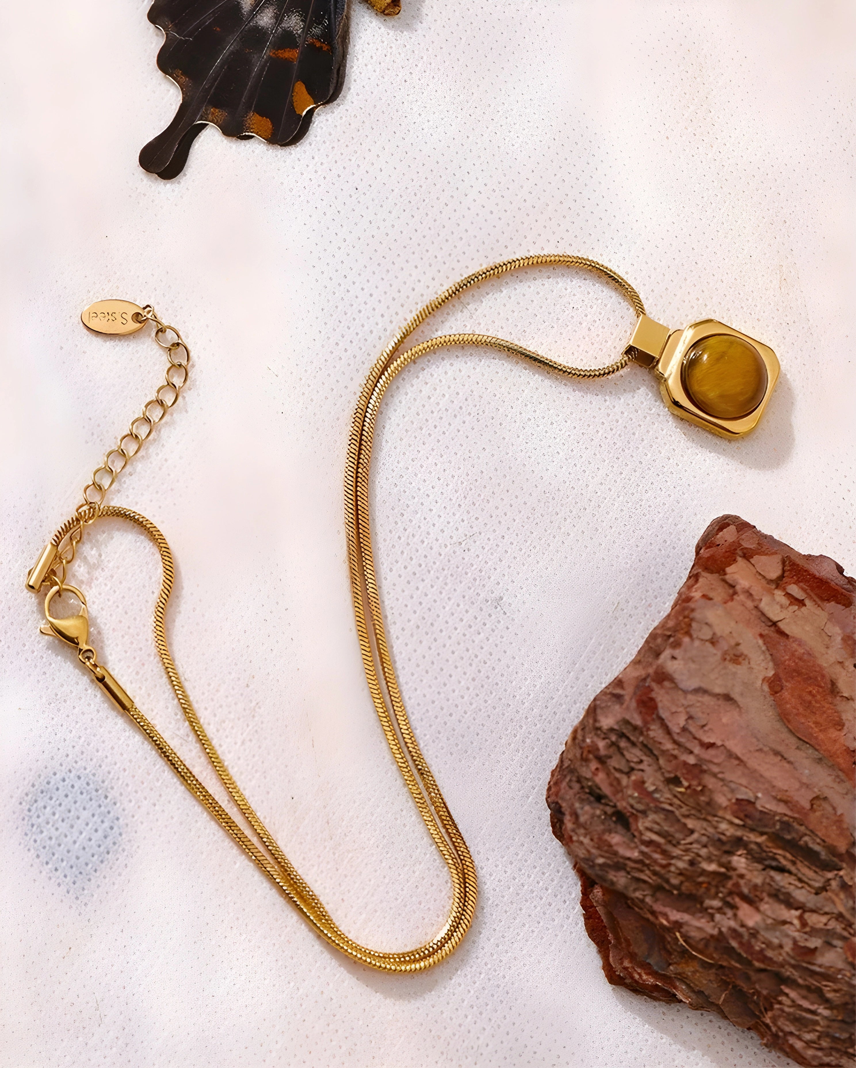 Colar Meia Esfera Olho de Tigre