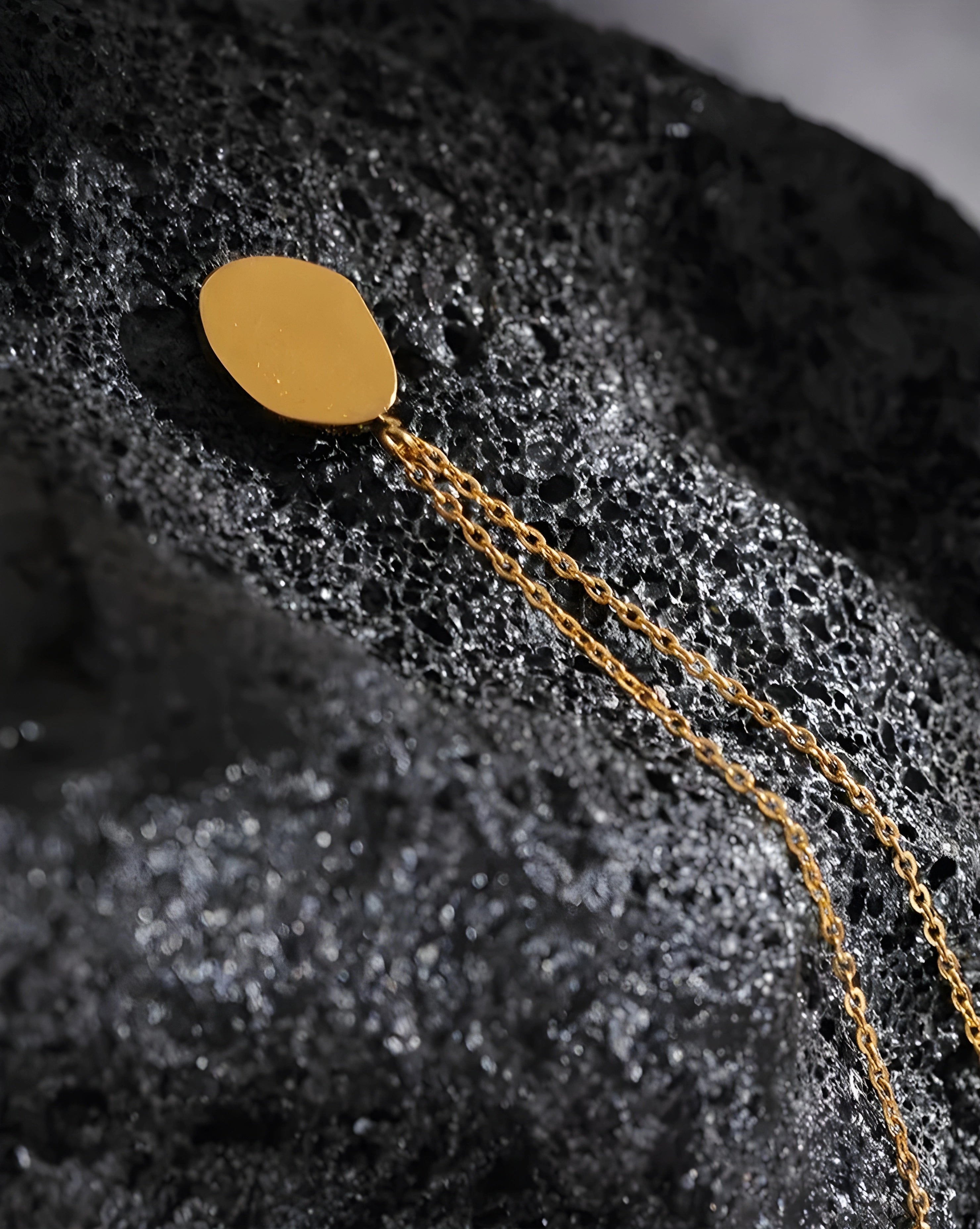 Colar Opala Minimalista