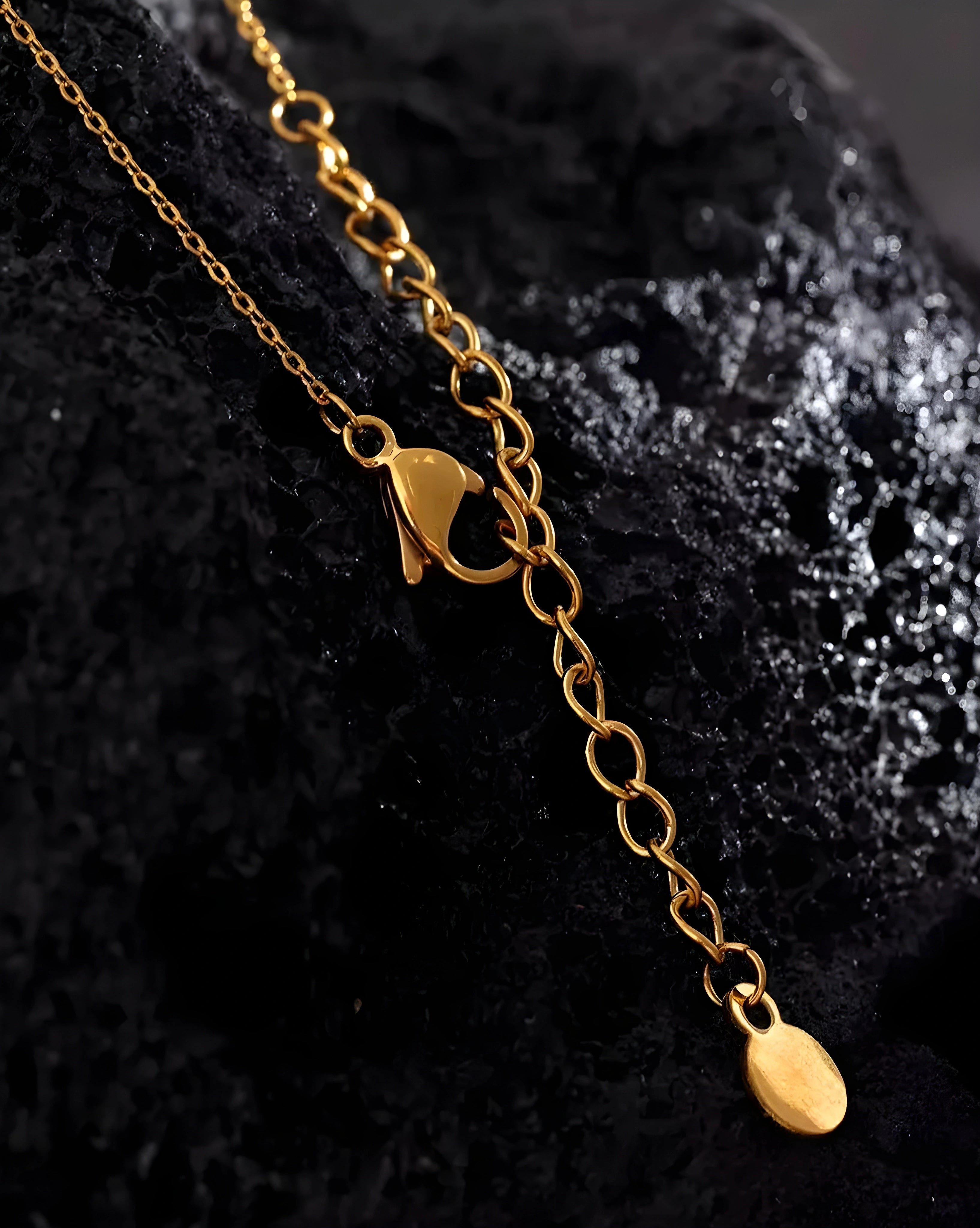 Colar Opala Minimalista