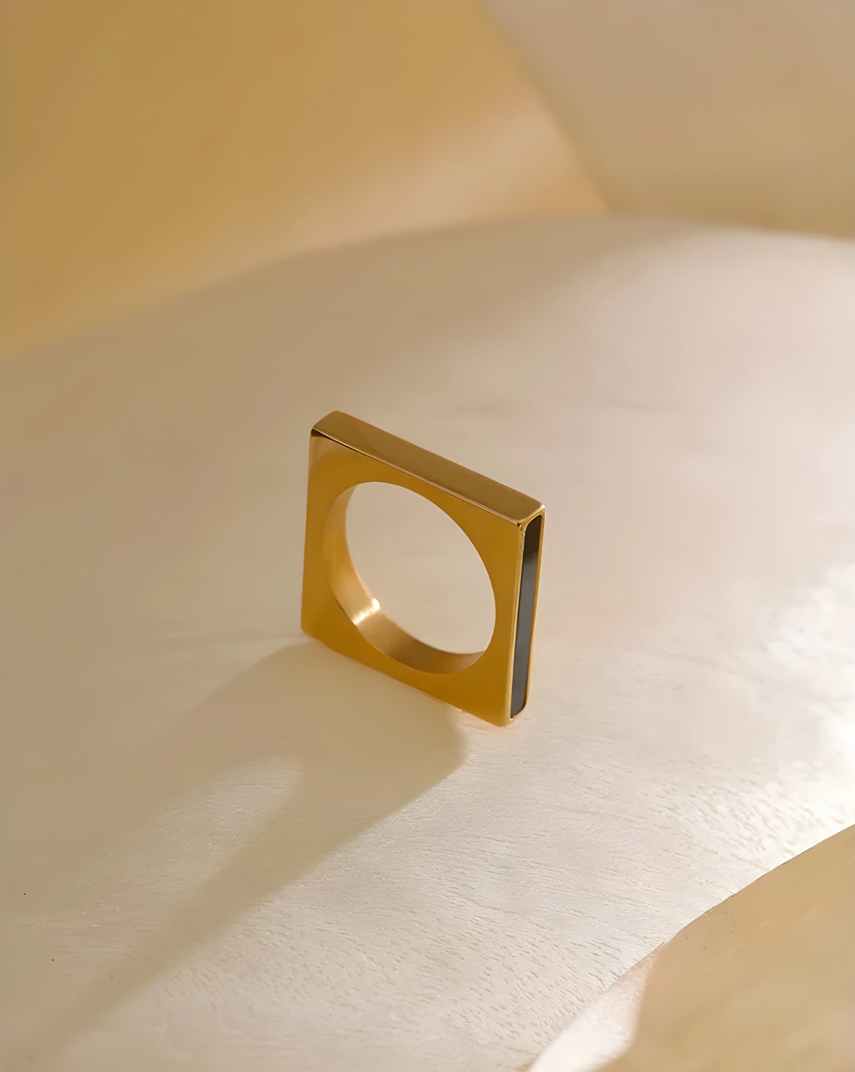 Anel Quadrado Esmalte Preto